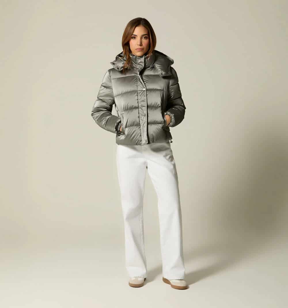Chaqueta con capucha  acolchada - miniatura 4