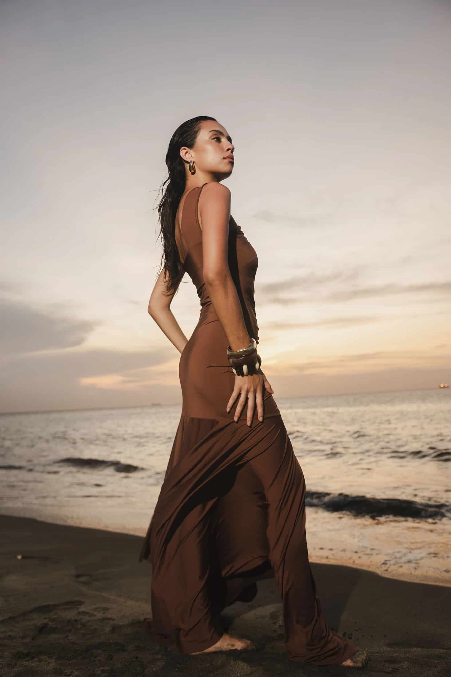 PRE-ORDER AYA GOWN - DARK CHOCOLATE - miniatura 3