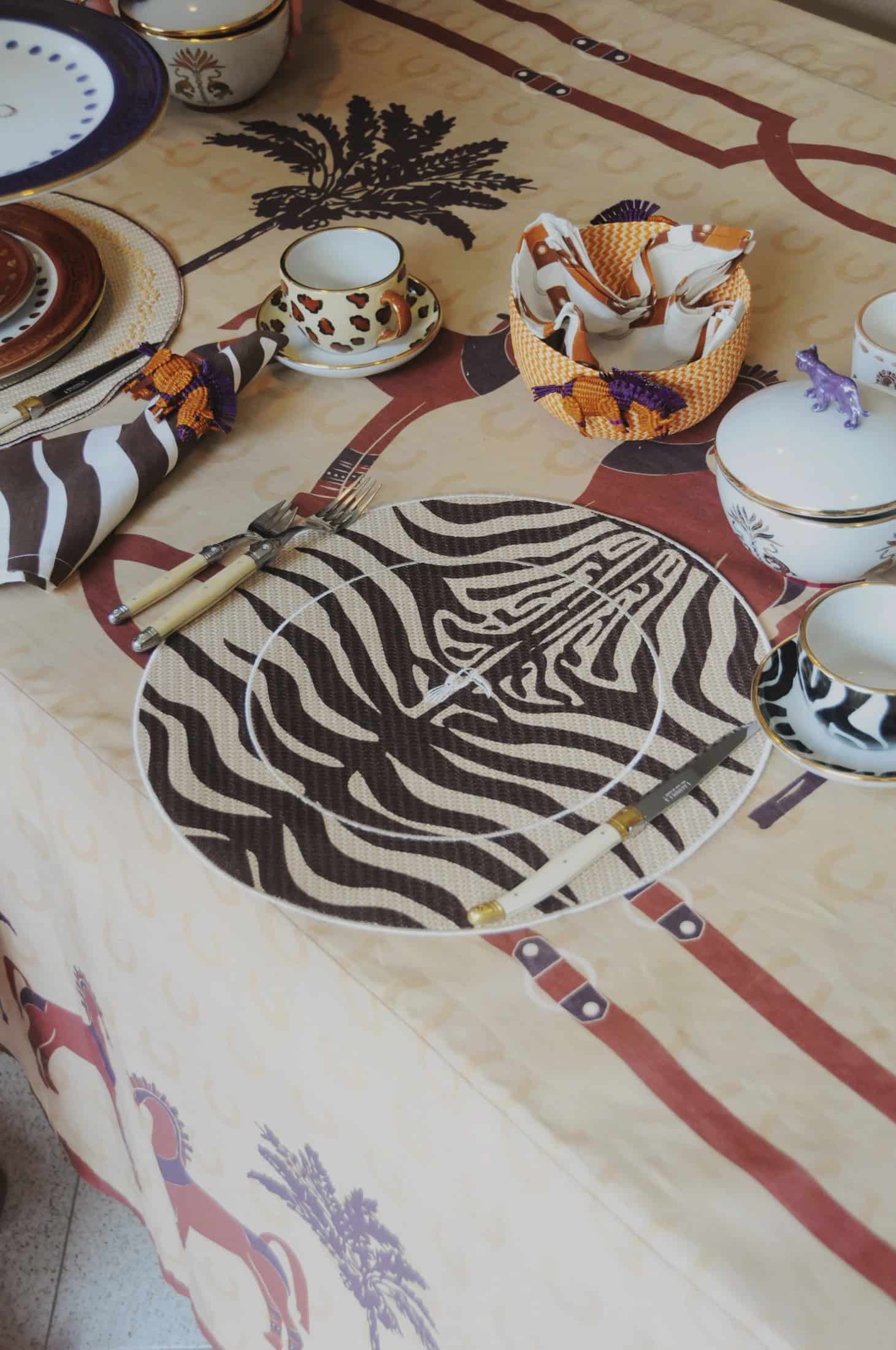 Zebra Embroidered Placemats Set of 4 / Brown - miniatura 2