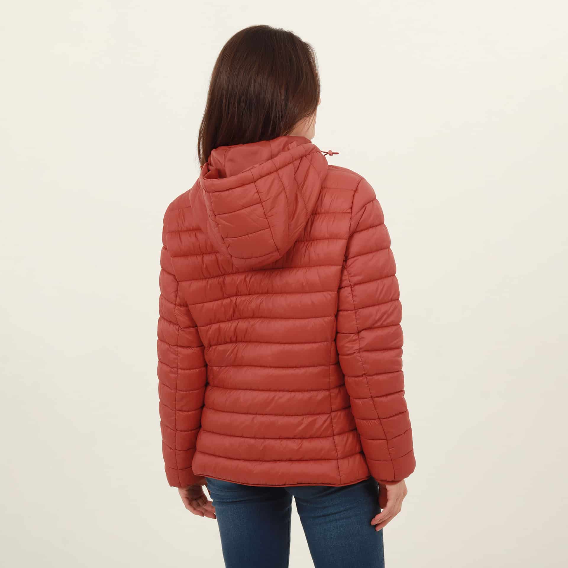Chaqueta acolchada básica cuello alto con capucha - miniatura 53
