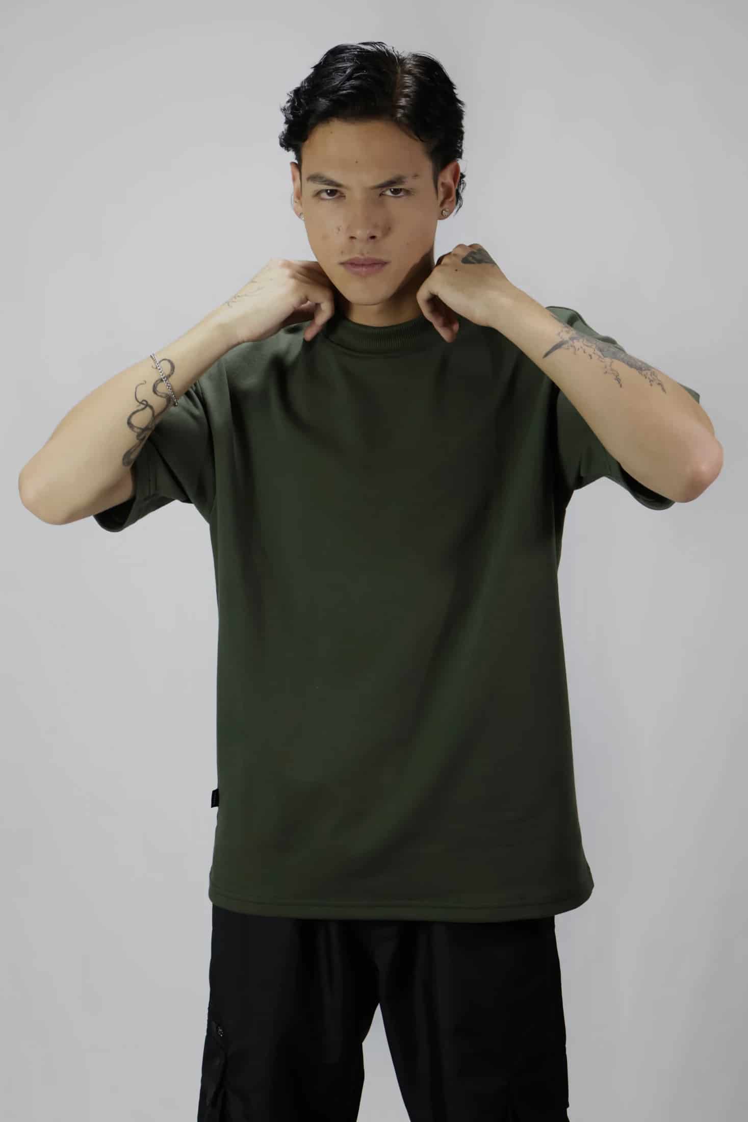 CAMISETA VERDE MILITAR 14078 OVERSIZE - miniatura 2