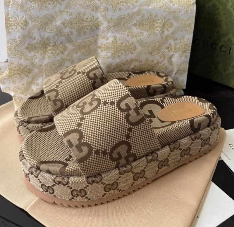 SANDALIA GUCCI LETRA CAFE - miniatura 3