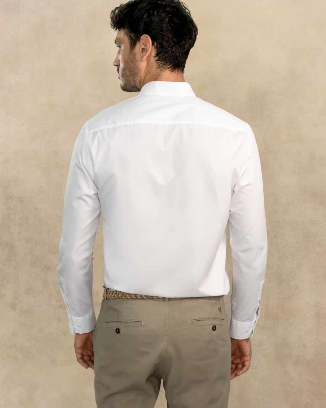 Camisa Antimanchas Popelina Blanco con Bolsillo Logo Azul- Talla Regular - miniatura 3