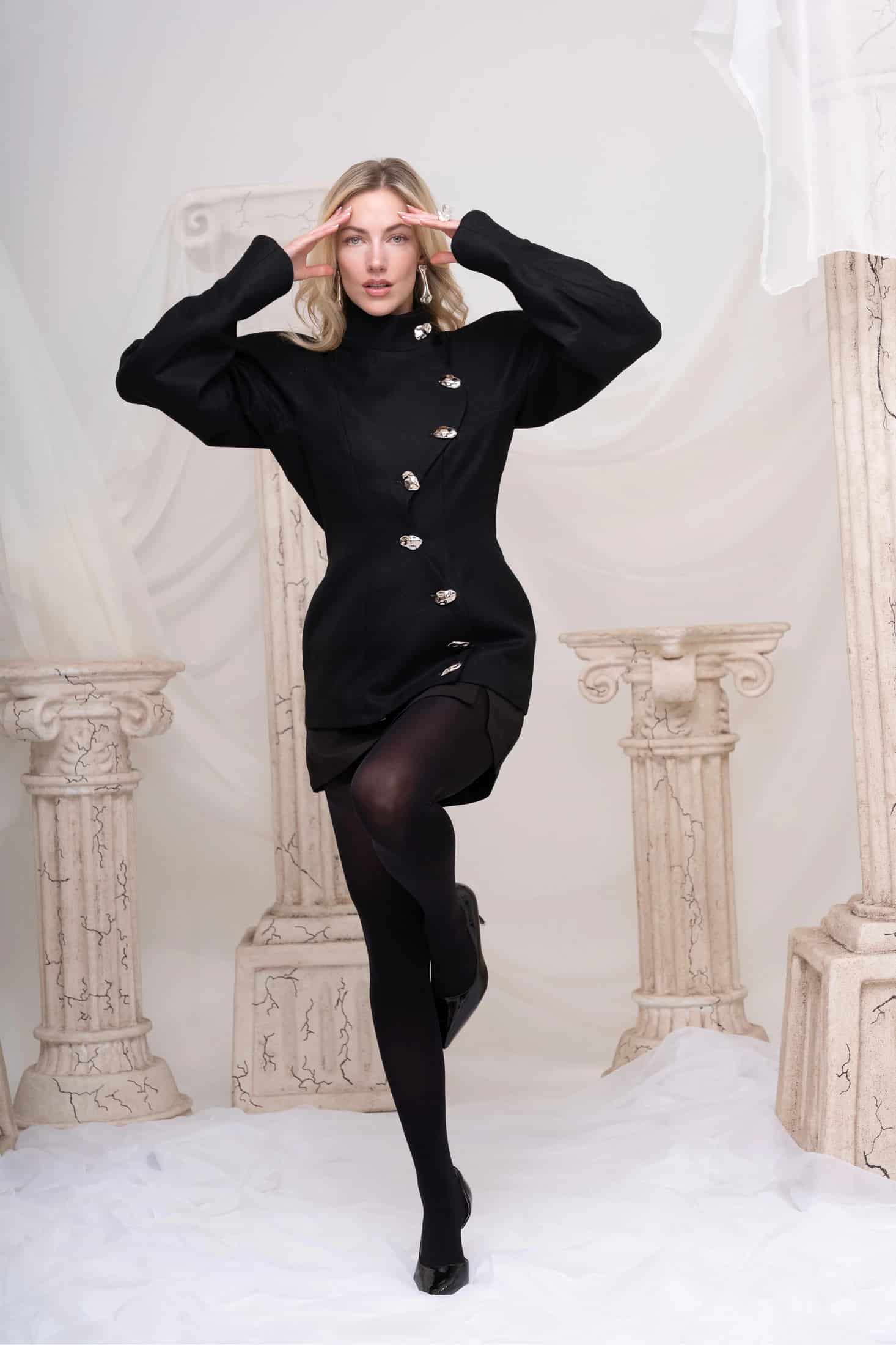 The Argent Sovereign Coat - miniatura 1