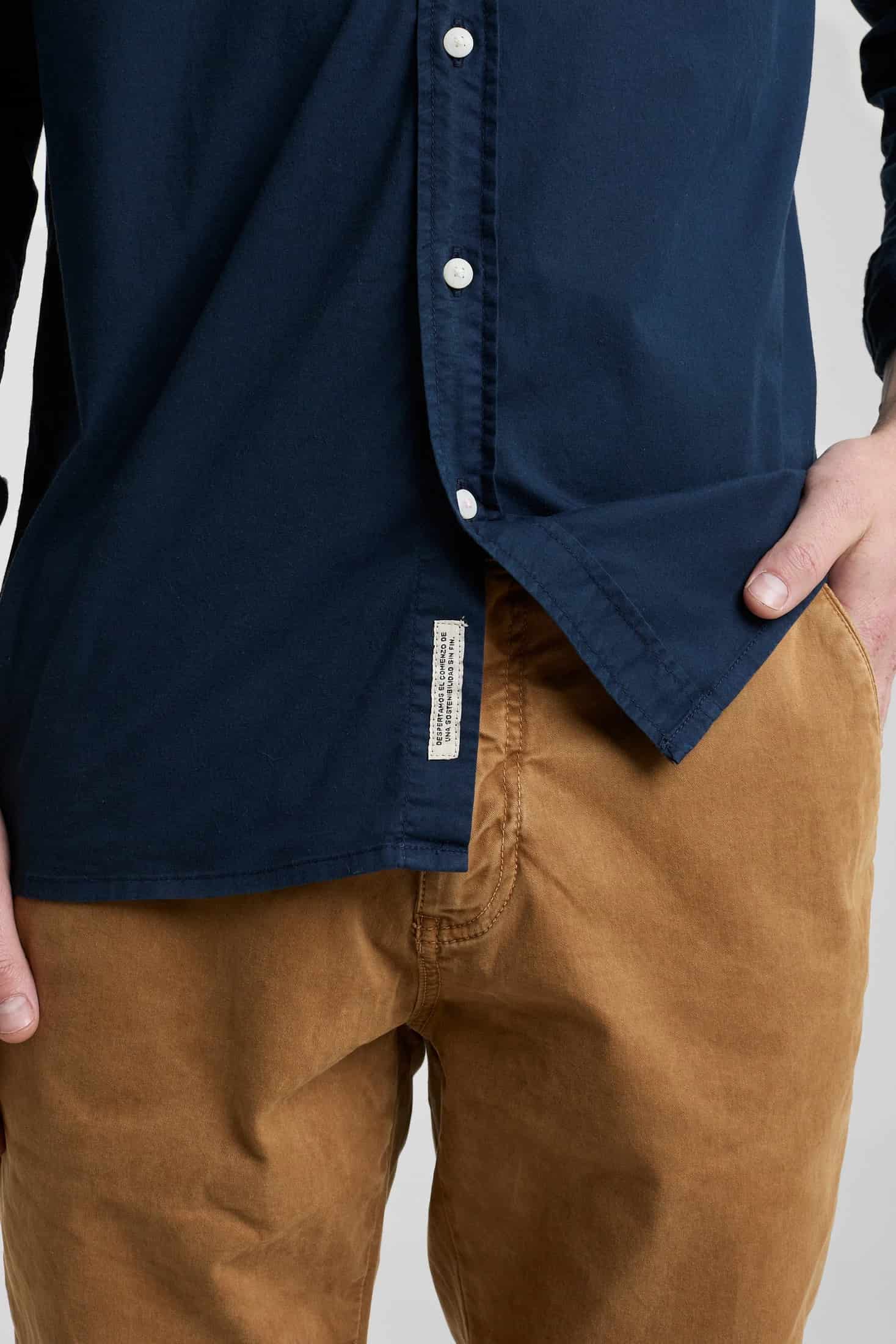 Camisa azul oscura - miniatura 3