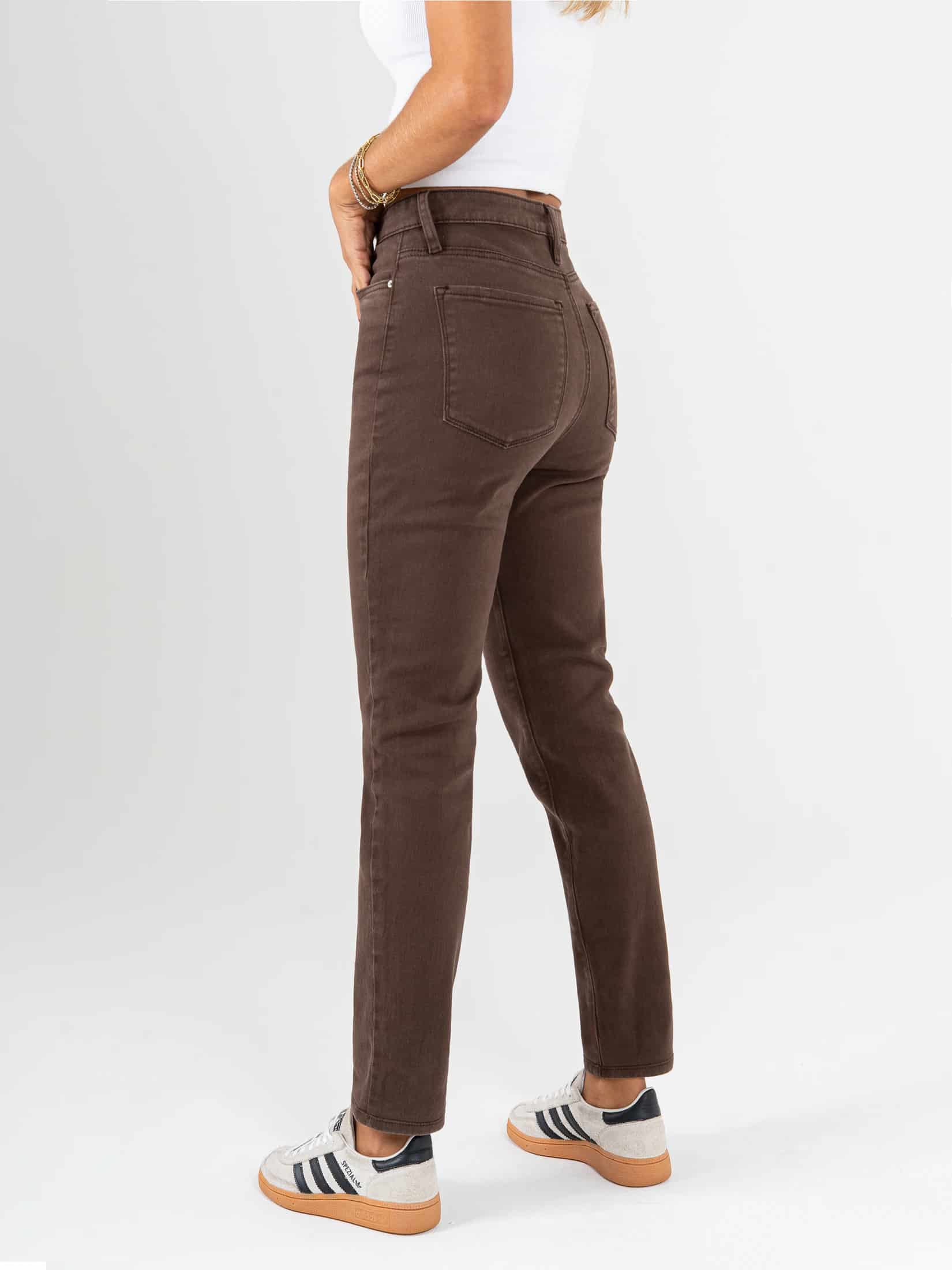 Ref: 069850 Pantalón mom fit stretch, tiro alto, tono café. - miniatura 2