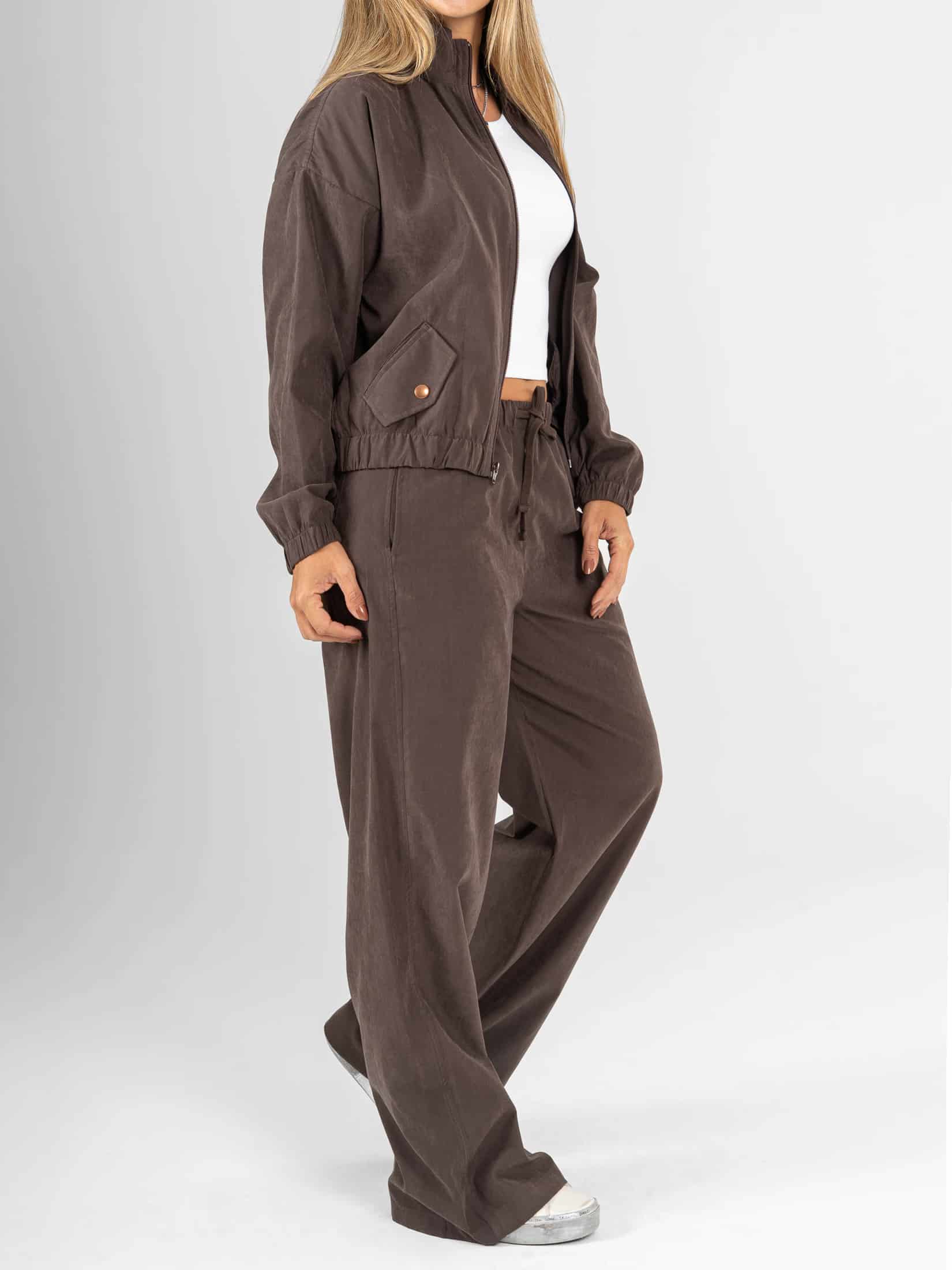 Ref: 0610693 Pantalón wide leg tejido plano liviano, tiro alto, pretina resortada, tono cafe - miniatura 3