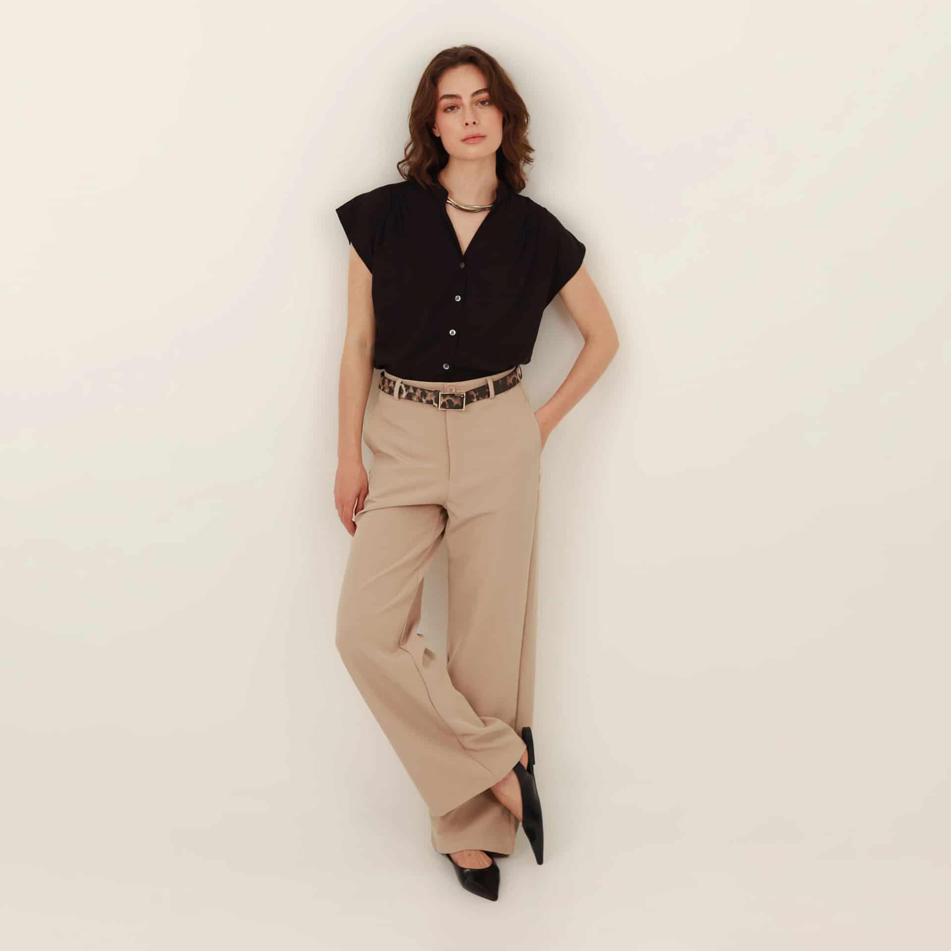 Pantalón rectobásico con pinzas - miniatura 1