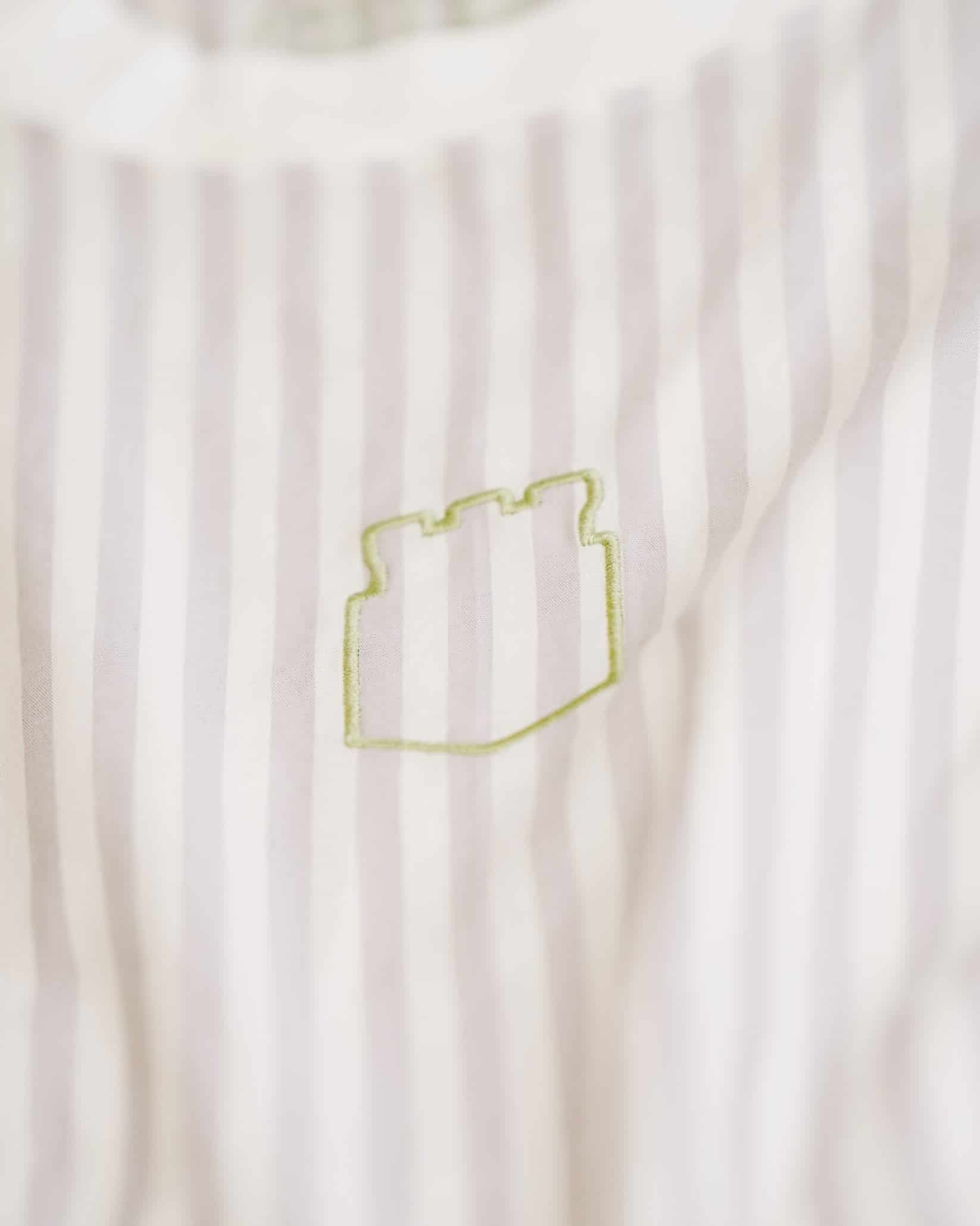 CAMISA BLANCA  RAYAS MUJER  NIKE - miniatura 5