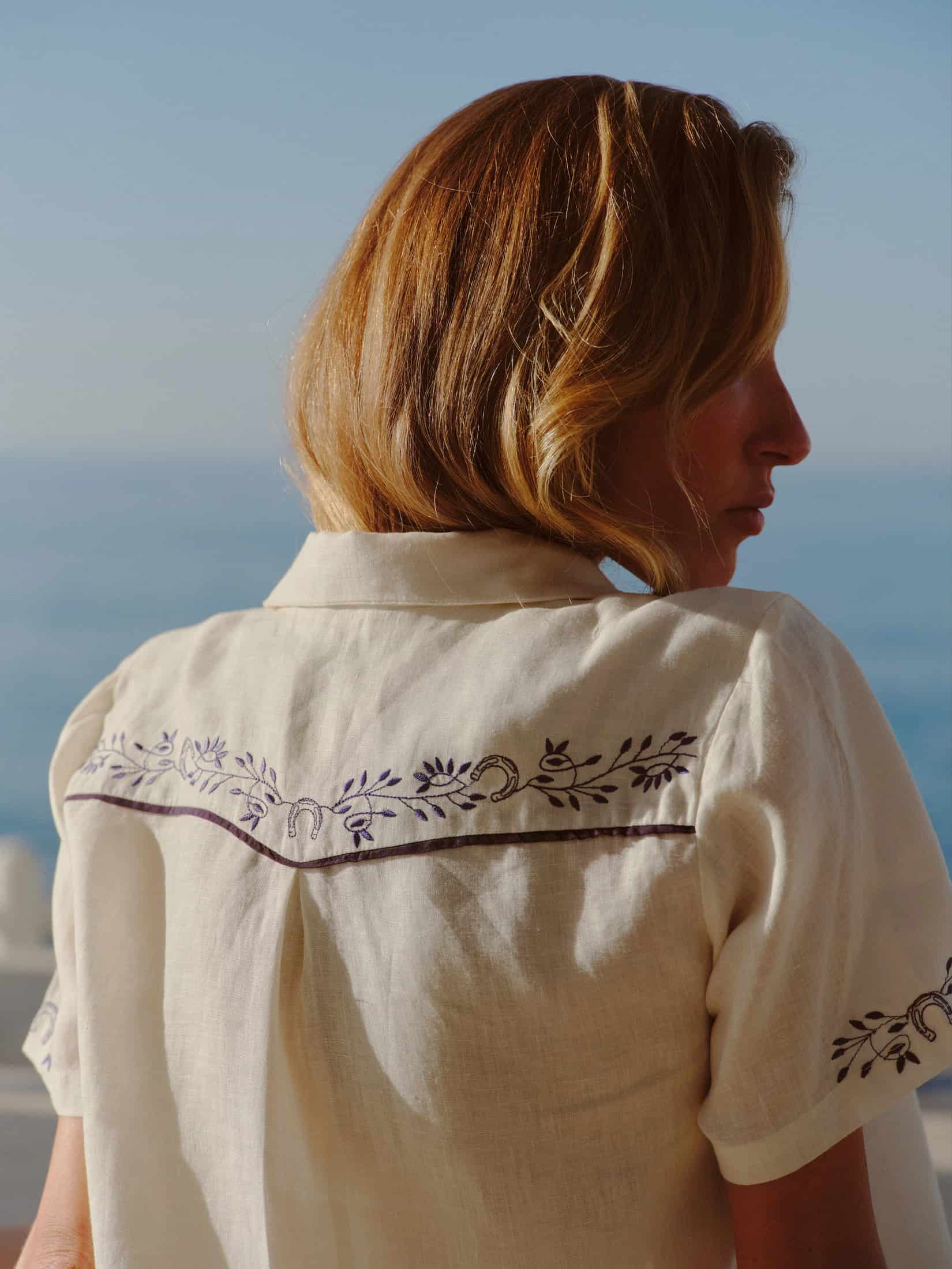 El Jared Linen Embroidered Shirt / Ivory Blue Horseshoes - miniatura 5
