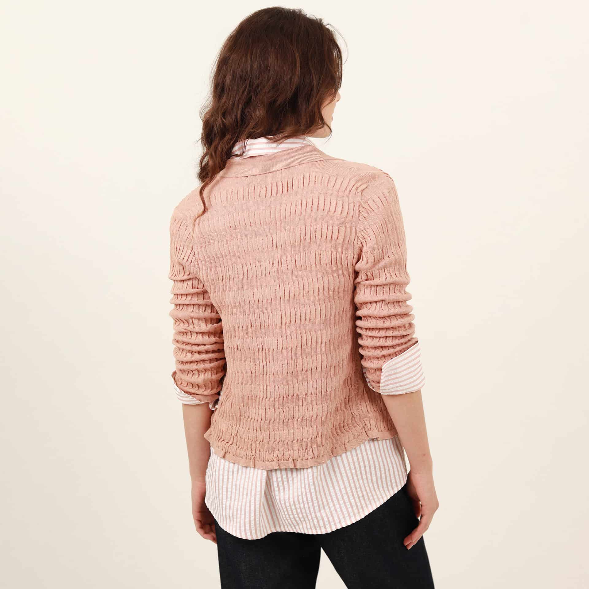 Sweater cárdigan corto cuello camisero con textura - miniatura 11