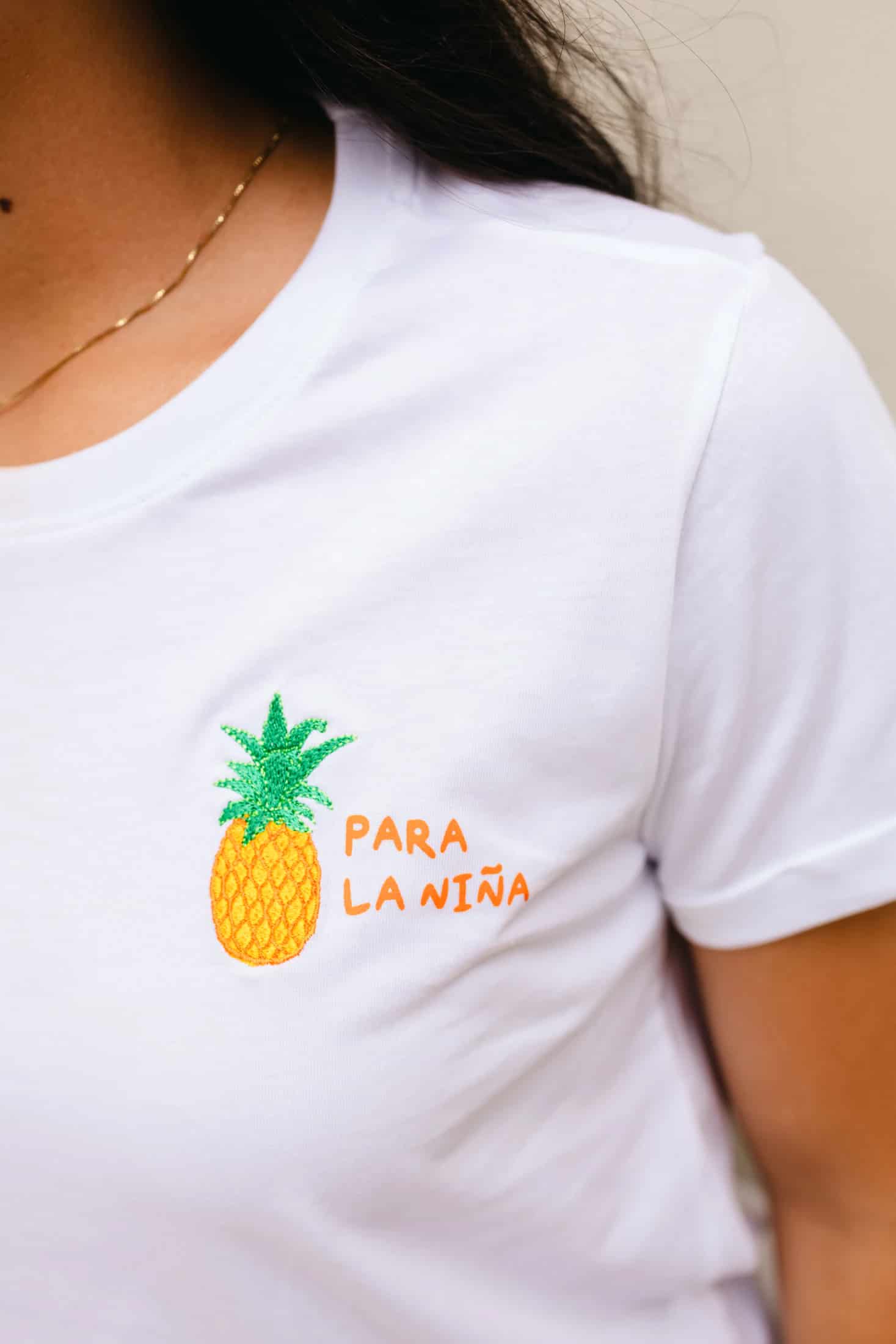 Piña Para La Niña Embroidered Oversized Tee - miniatura 3