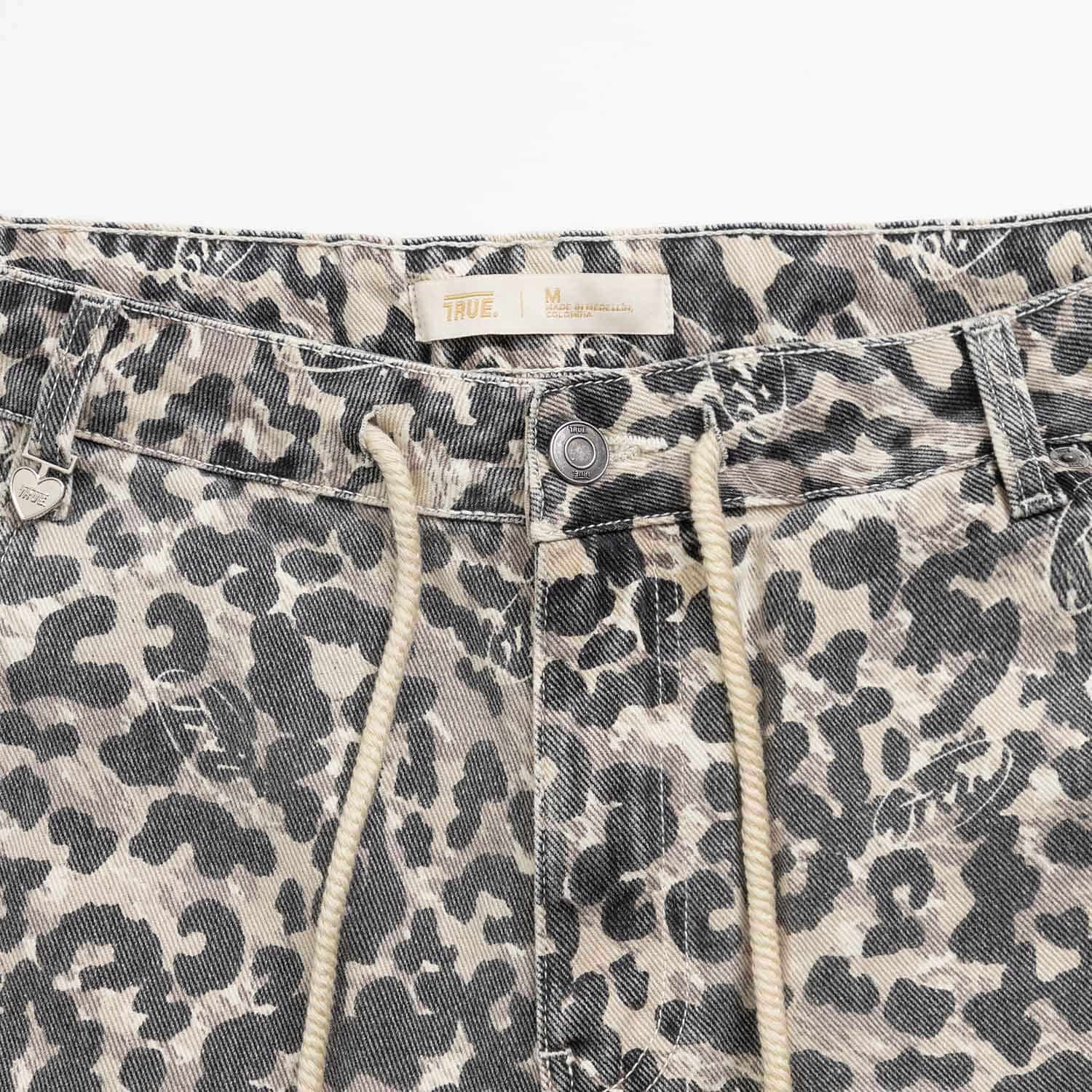 Intuition Leopard Cargo Jorts - Camel - miniatura 8