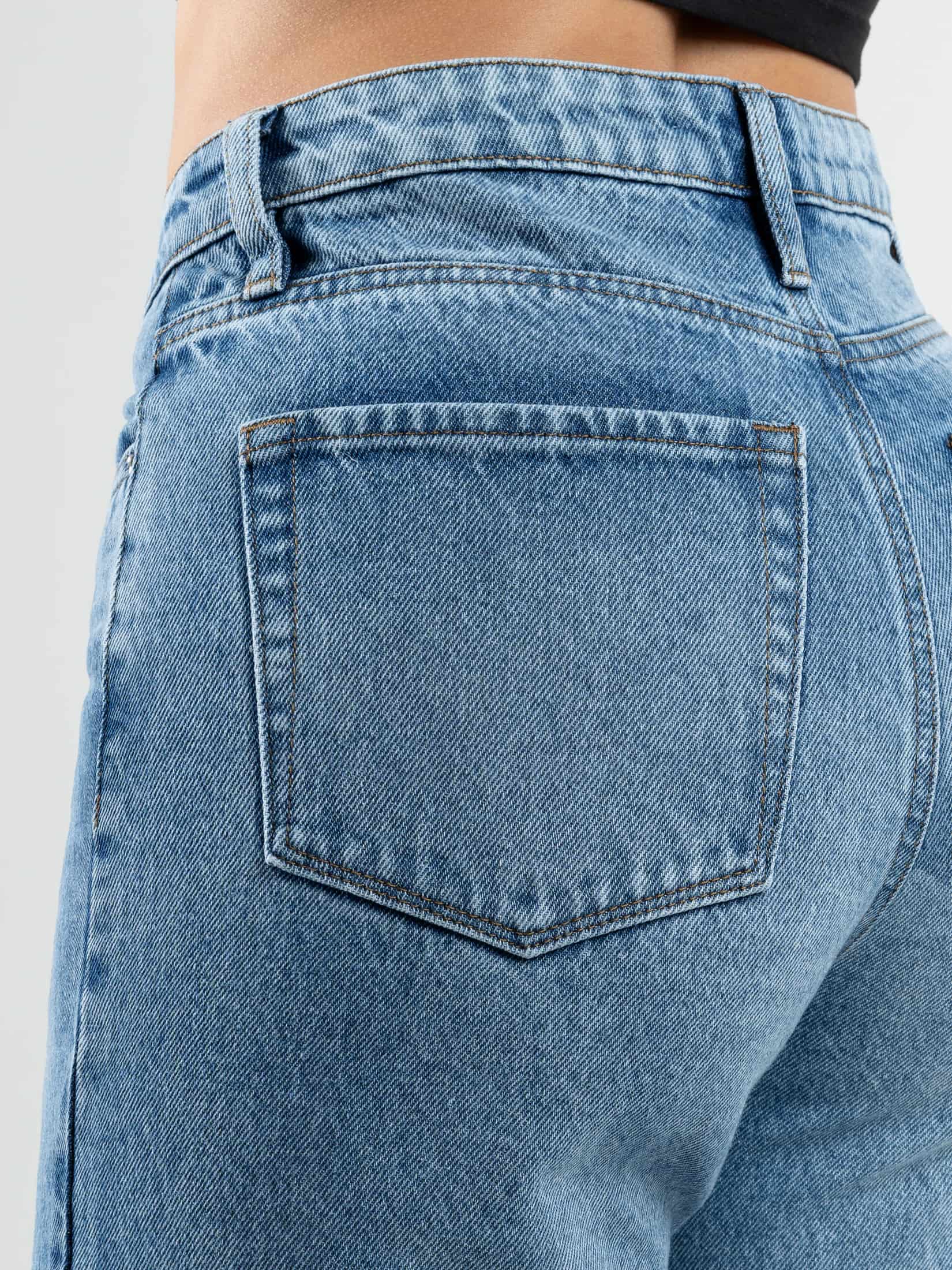 Ref: 064237 Jean Mom Flare, rígido, tiro alto, tono azul medio claro, diseño cinco bolsillos. - miniatura 3