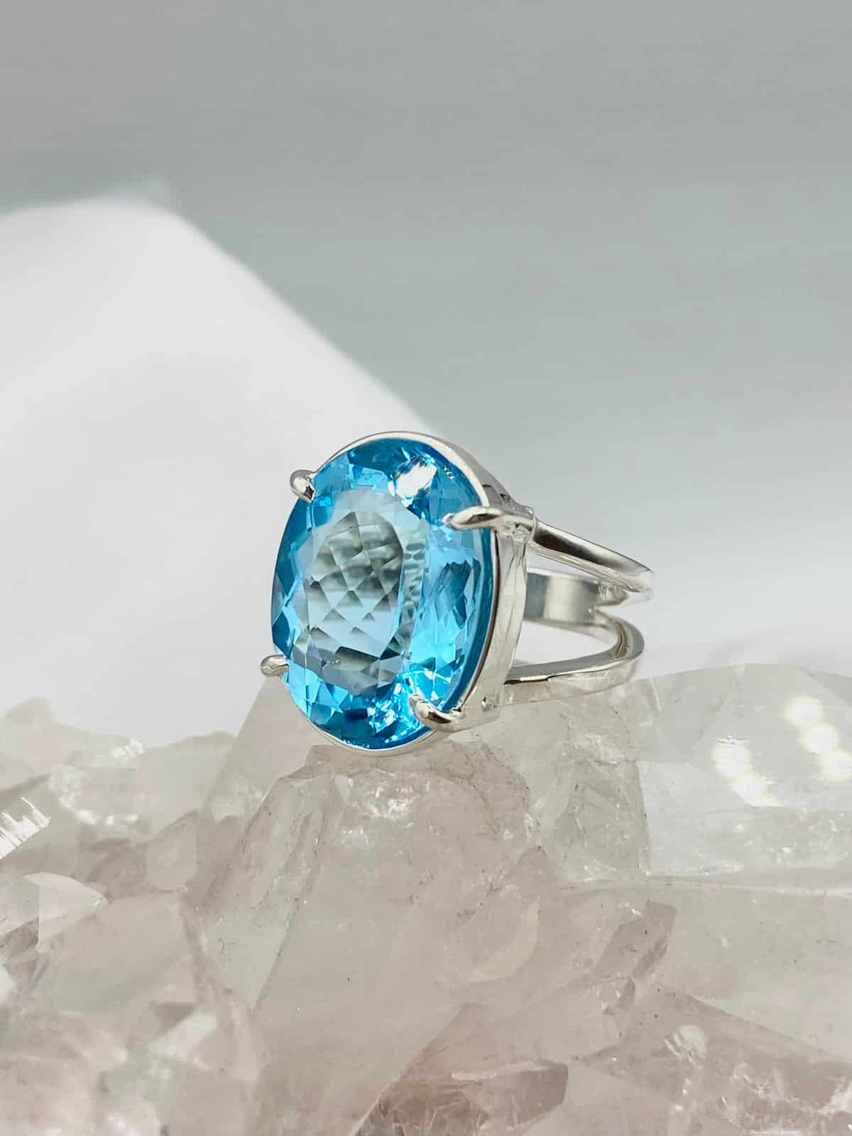 Anillo Topacio Azul Redondo Grande - miniatura 1