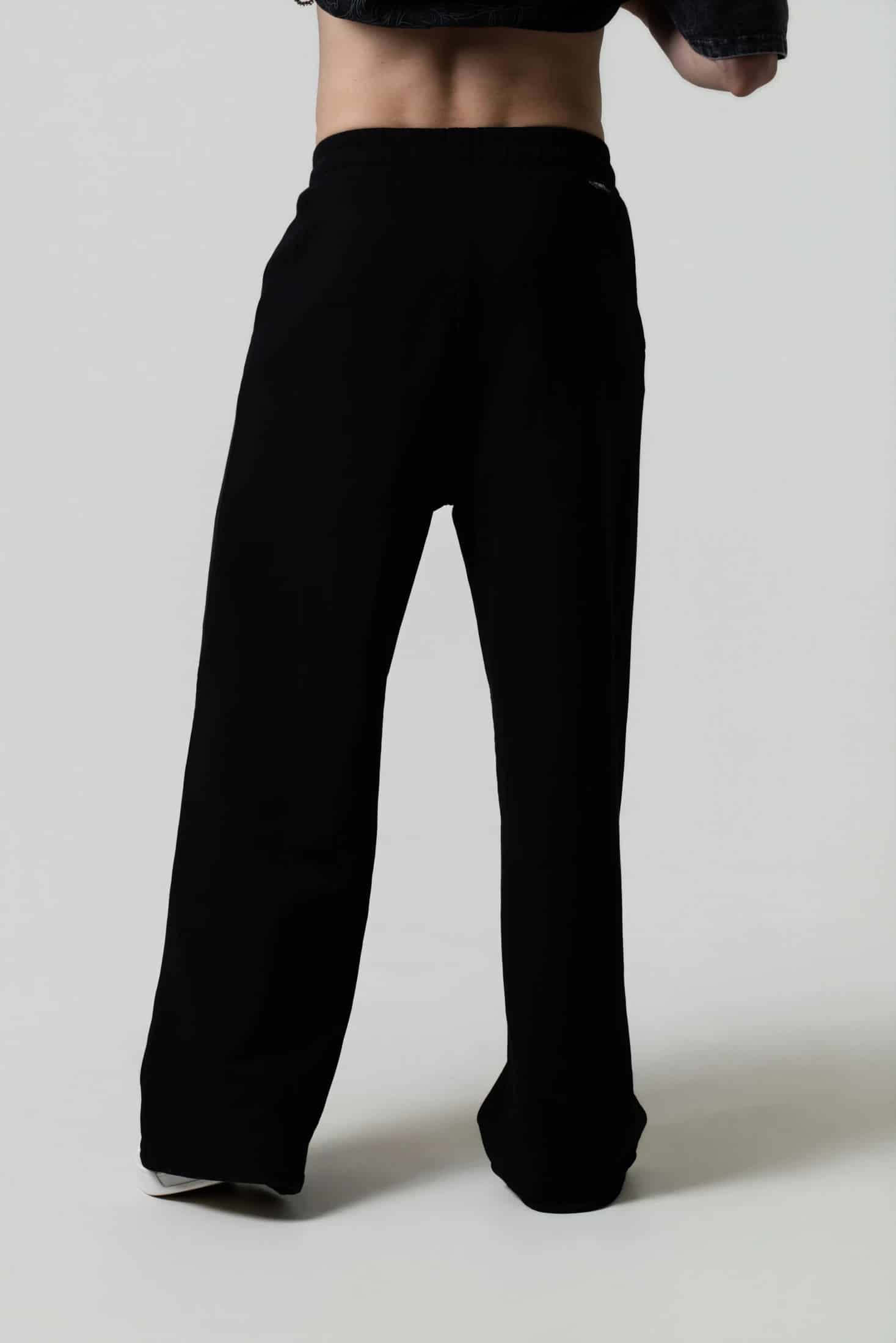 PANTALON SUDADERA COLOR NEGRO - miniatura 3