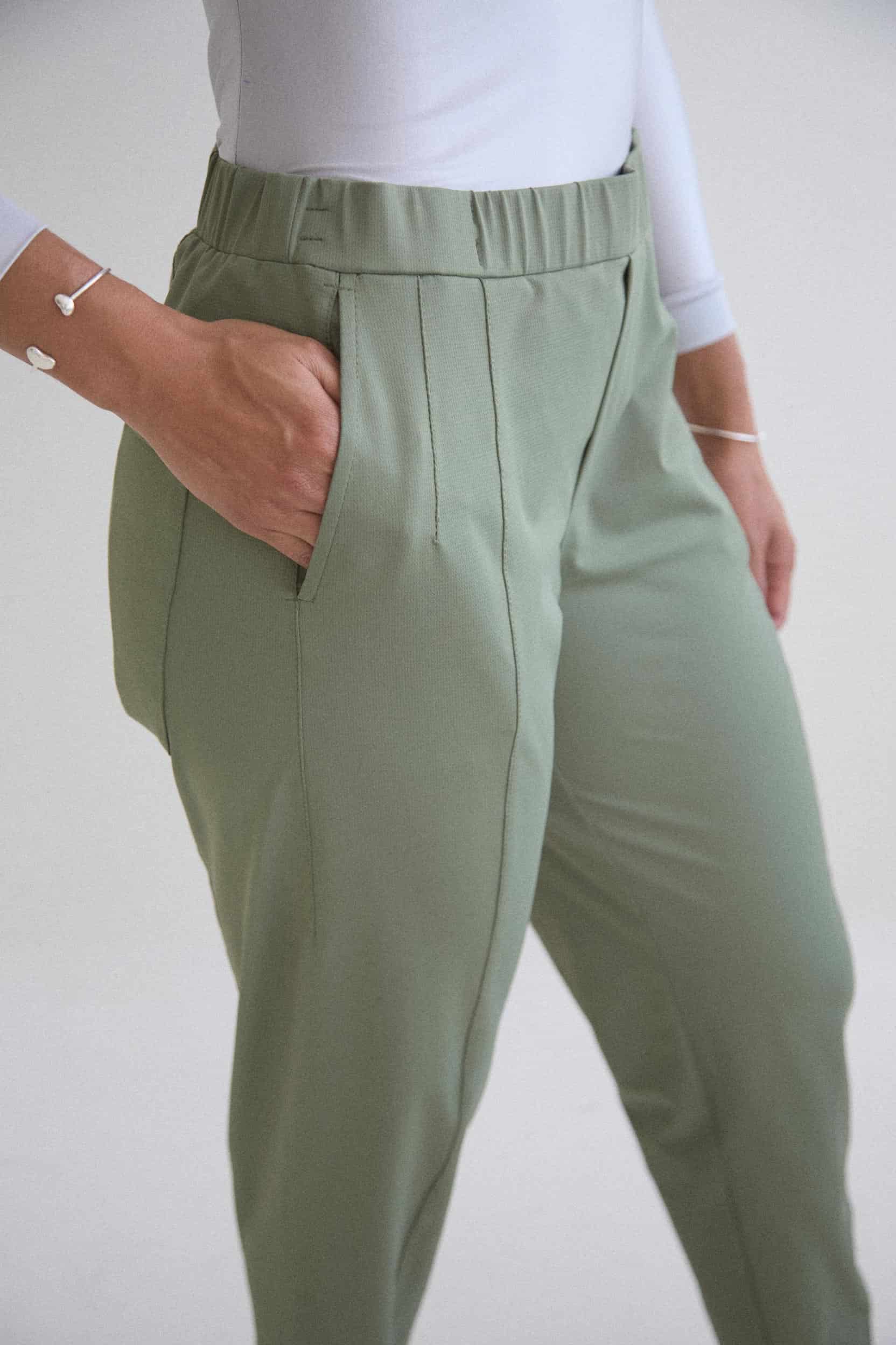 Pantalón Tech Clásico Verde Oliva MAGO - miniatura 2