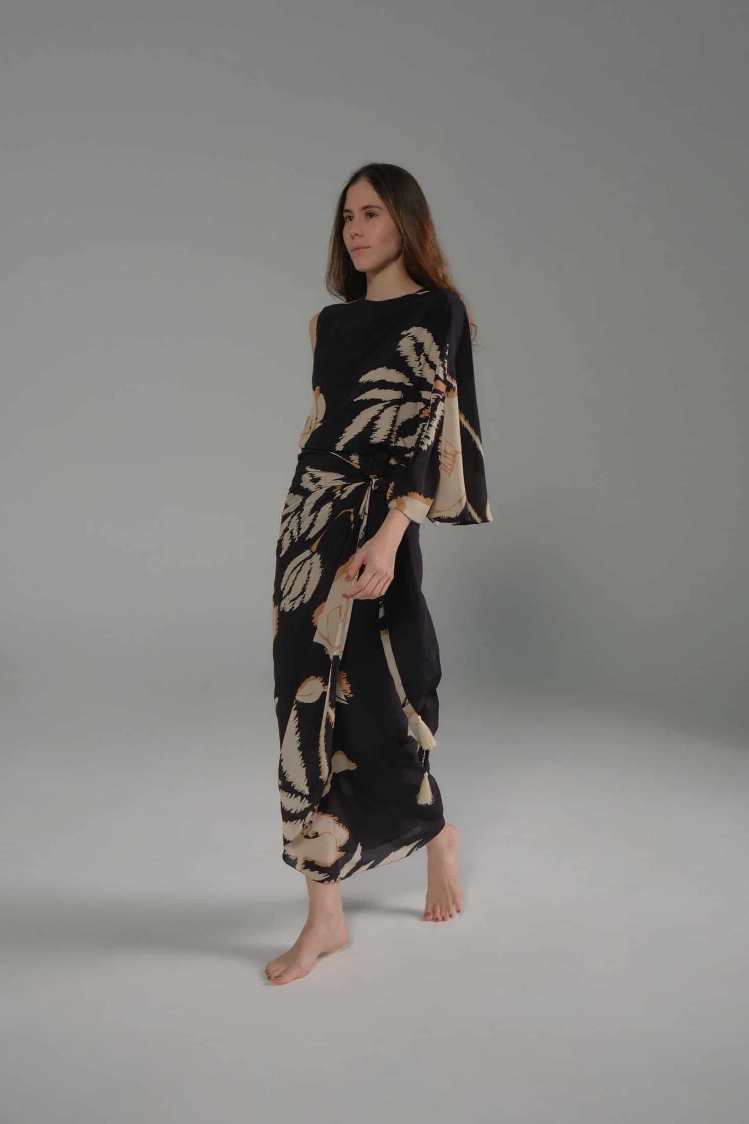 Gonzalez Crepe Chine Blouse / Black - Beige Gladiolos - miniatura 2
