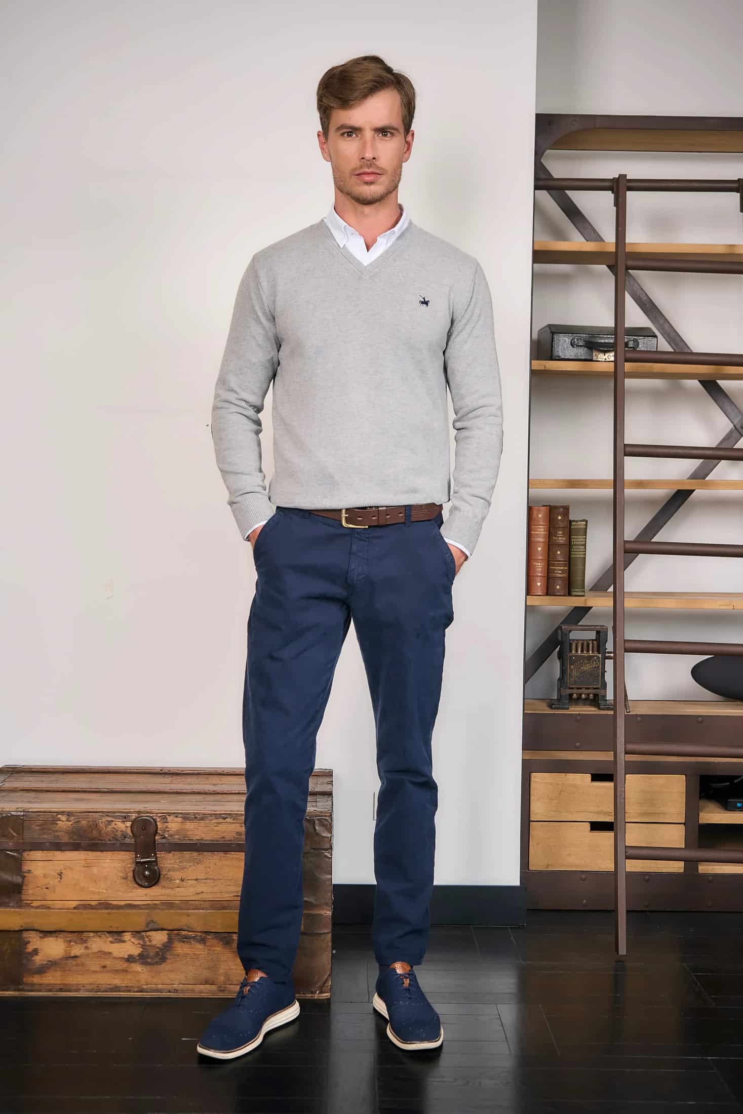 Suéter V neck Hombre Gris Claro - miniatura 4
