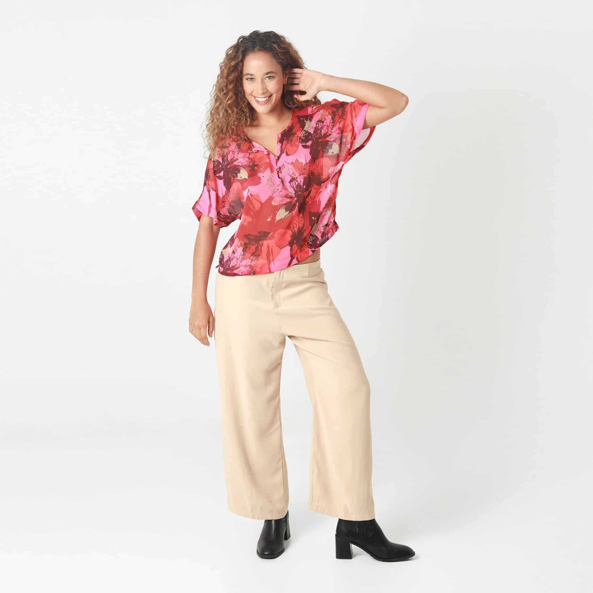 Blusa Cuello V Manga Corta - miniatura 3