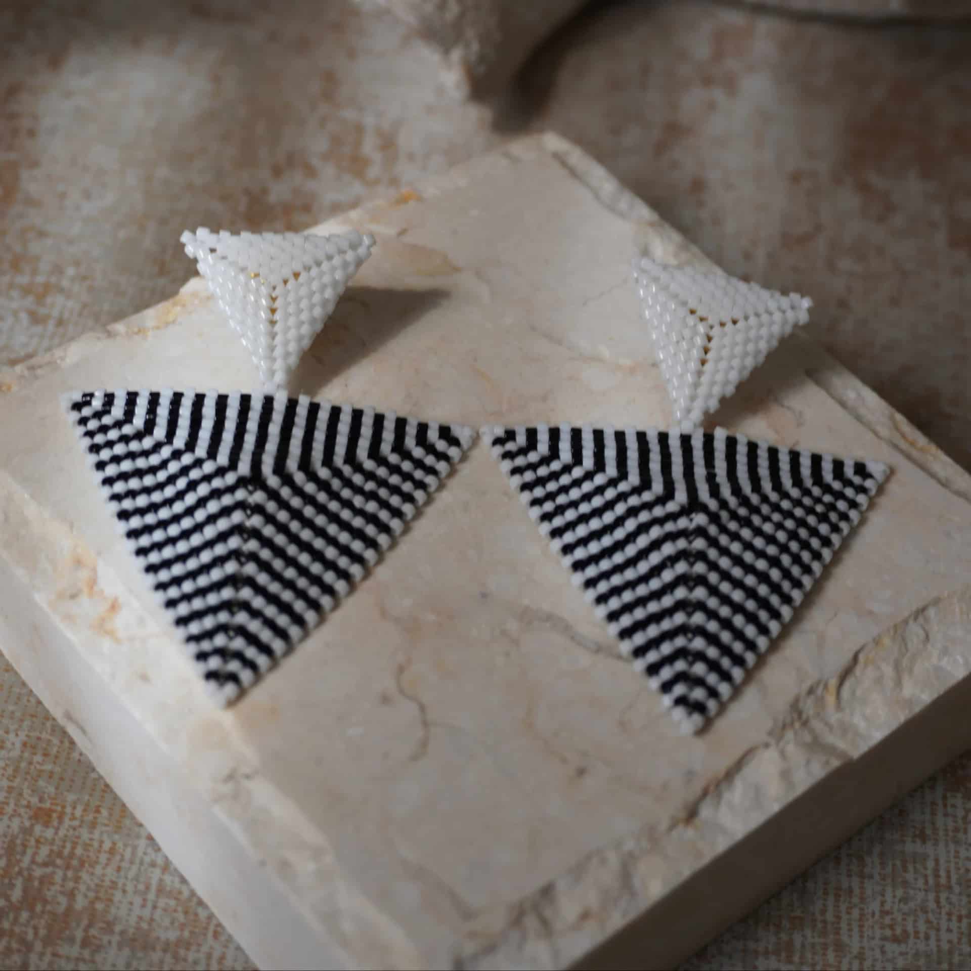 Triangle Earrings - miniatura 2