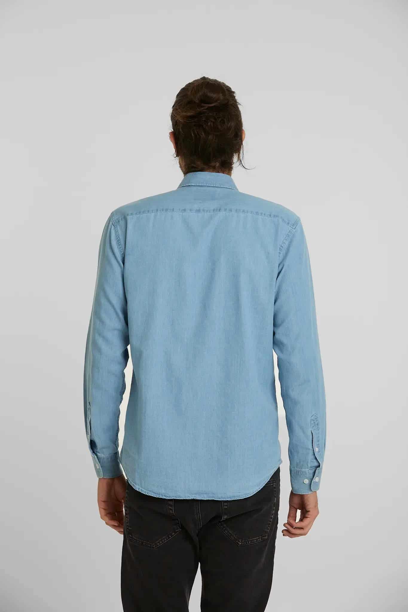 Camisa Jean Button Down Azul Claro - miniatura 2