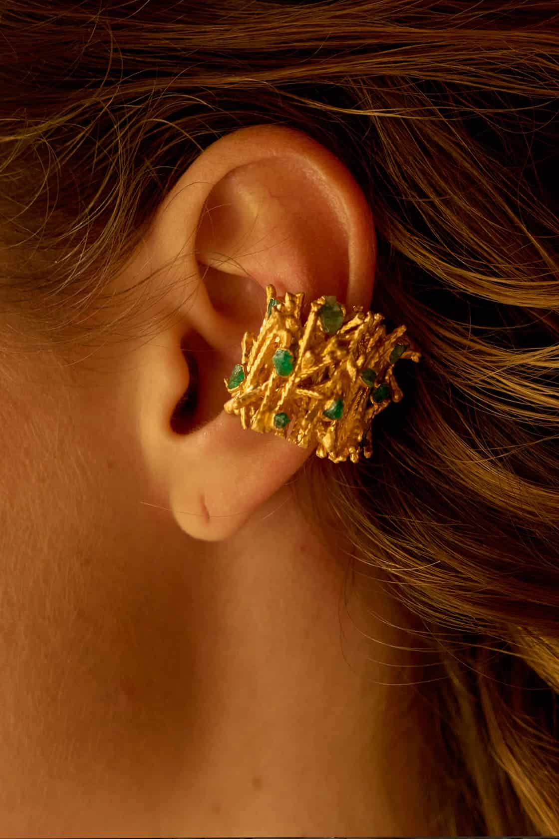 PINE AND ROUGH EMERALDS EARCUFF - miniatura 3