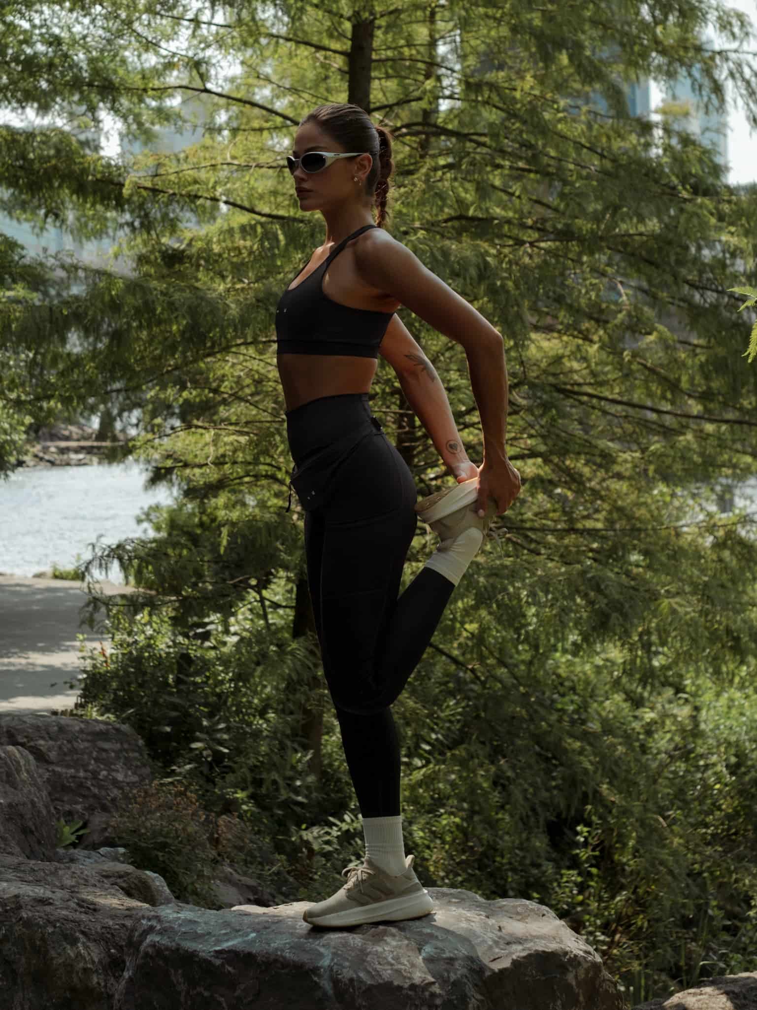 HIKING CROP TOP - BLACK - miniatura 4