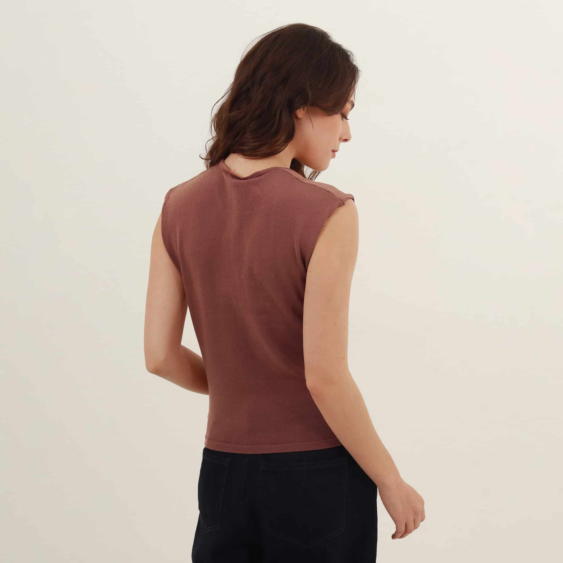 Blusa tejida cuello asimétrico manga sisa - miniatura 11