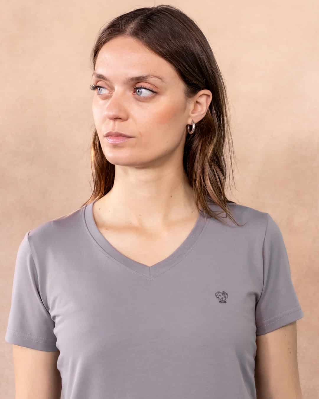 Camiseta Antimanchas  Cuello V Gris Claro - Talla Regular - miniatura 2