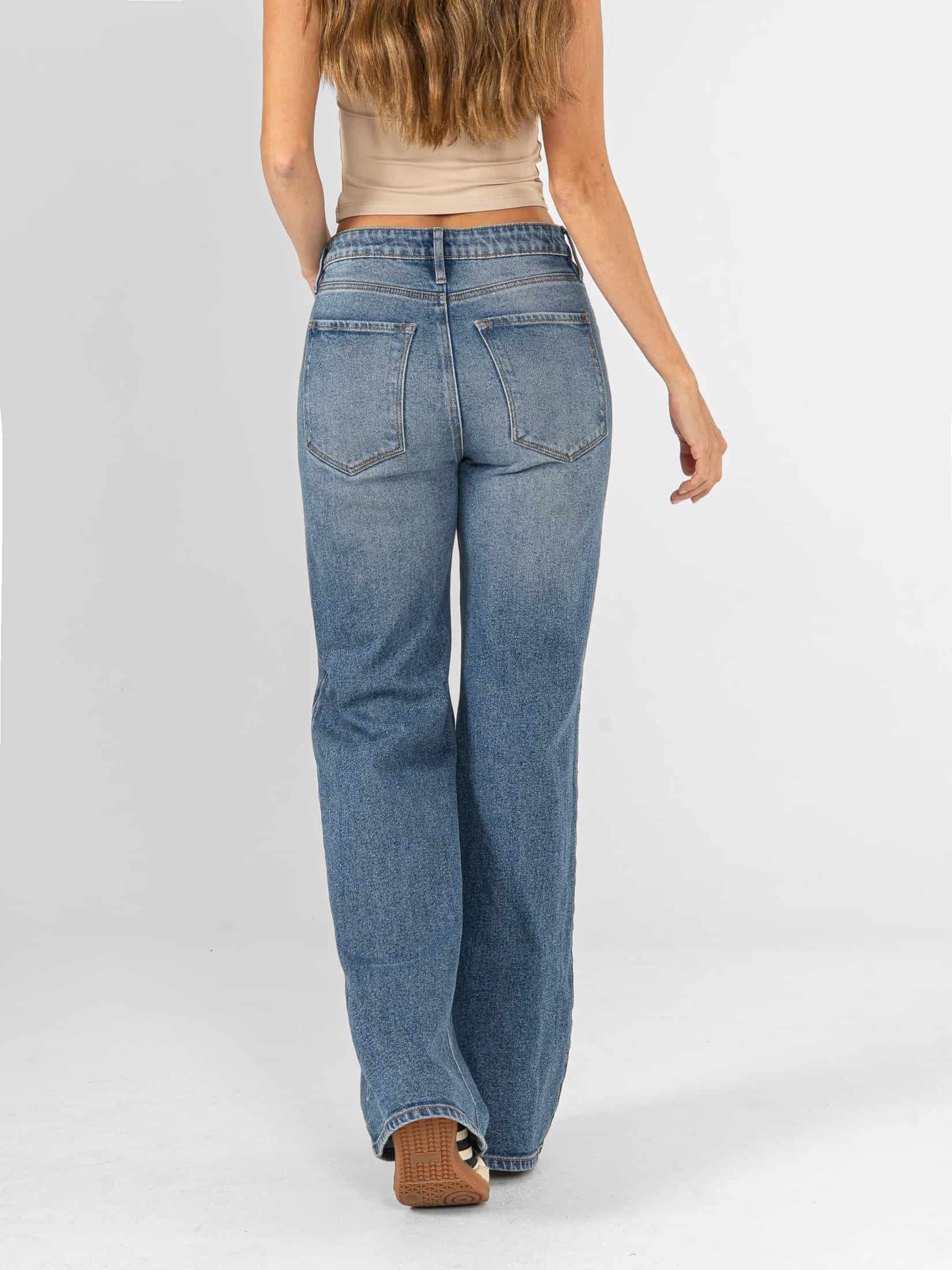 Ref: 066411 Jean mom flare, stretch, tiro alto, detalle en pretina, tono azul medio - miniatura 3