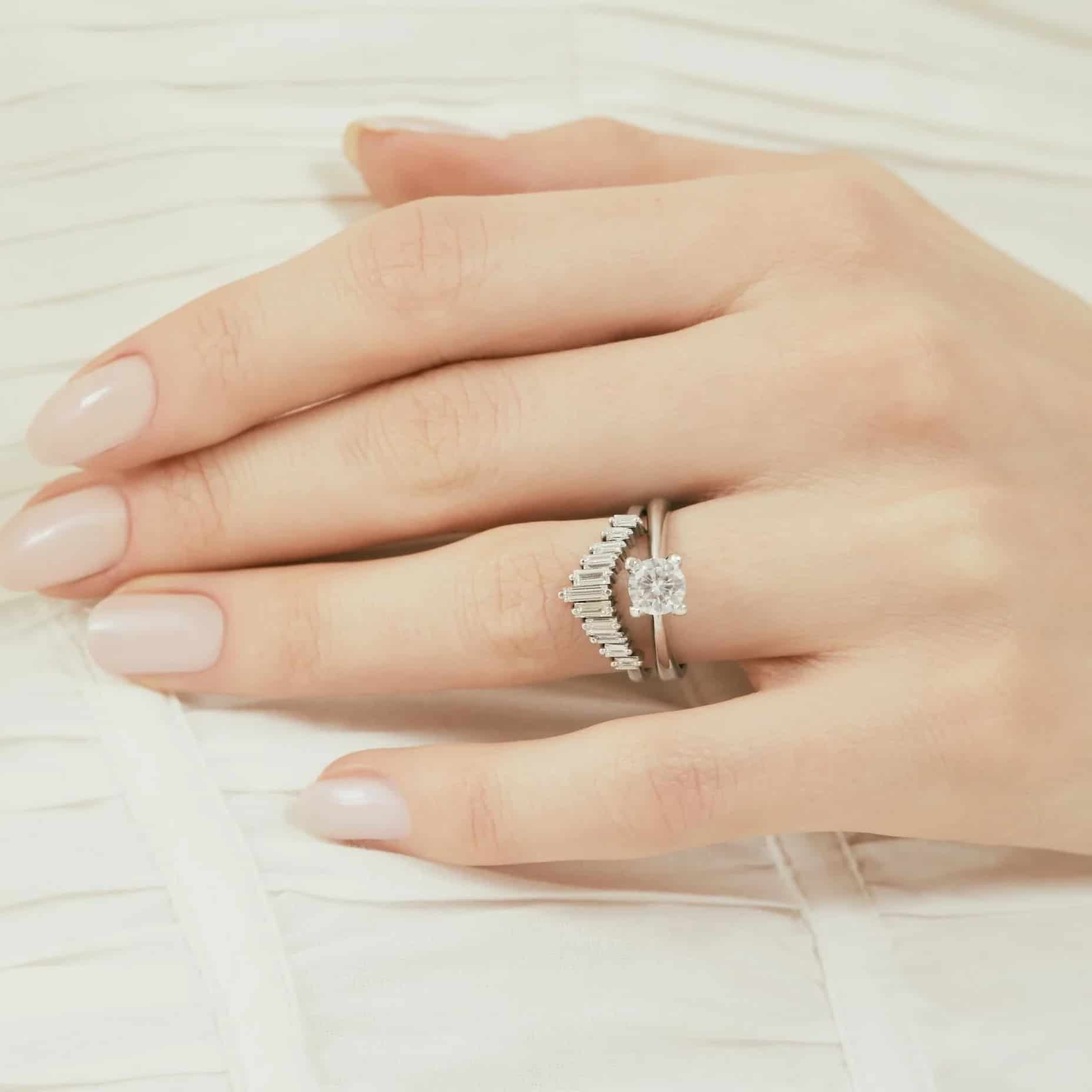 Anillo Cuatro uñas engagement ring - miniatura 8