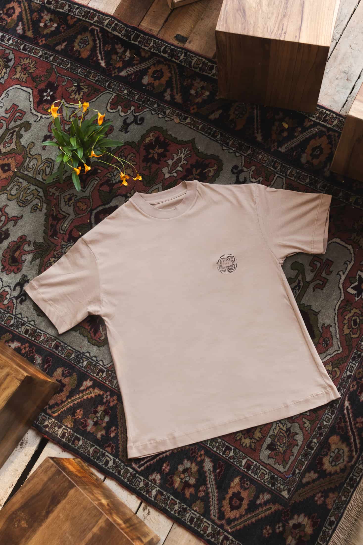 Camiseta Oversized Masdevallia Coccinea Khaki - miniatura 1