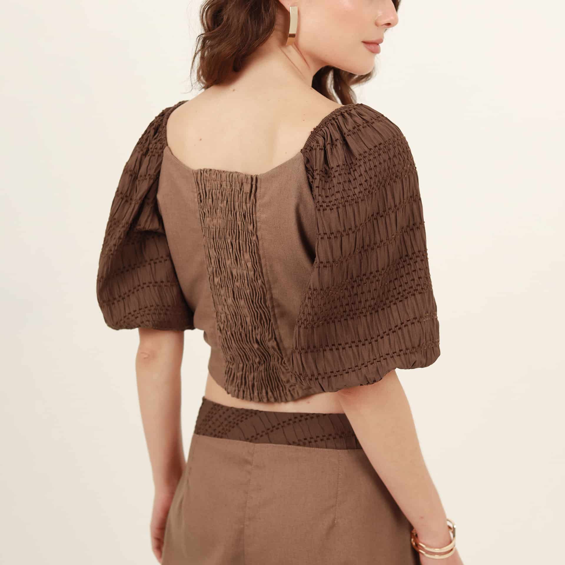 Blusa crop cuello nudo manga corta ranglán - miniatura 5
