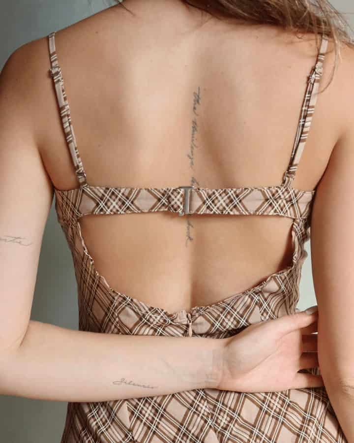 VESTIDO MINIPLAID DE CUADROS CON CORSET CREMA - miniatura 16