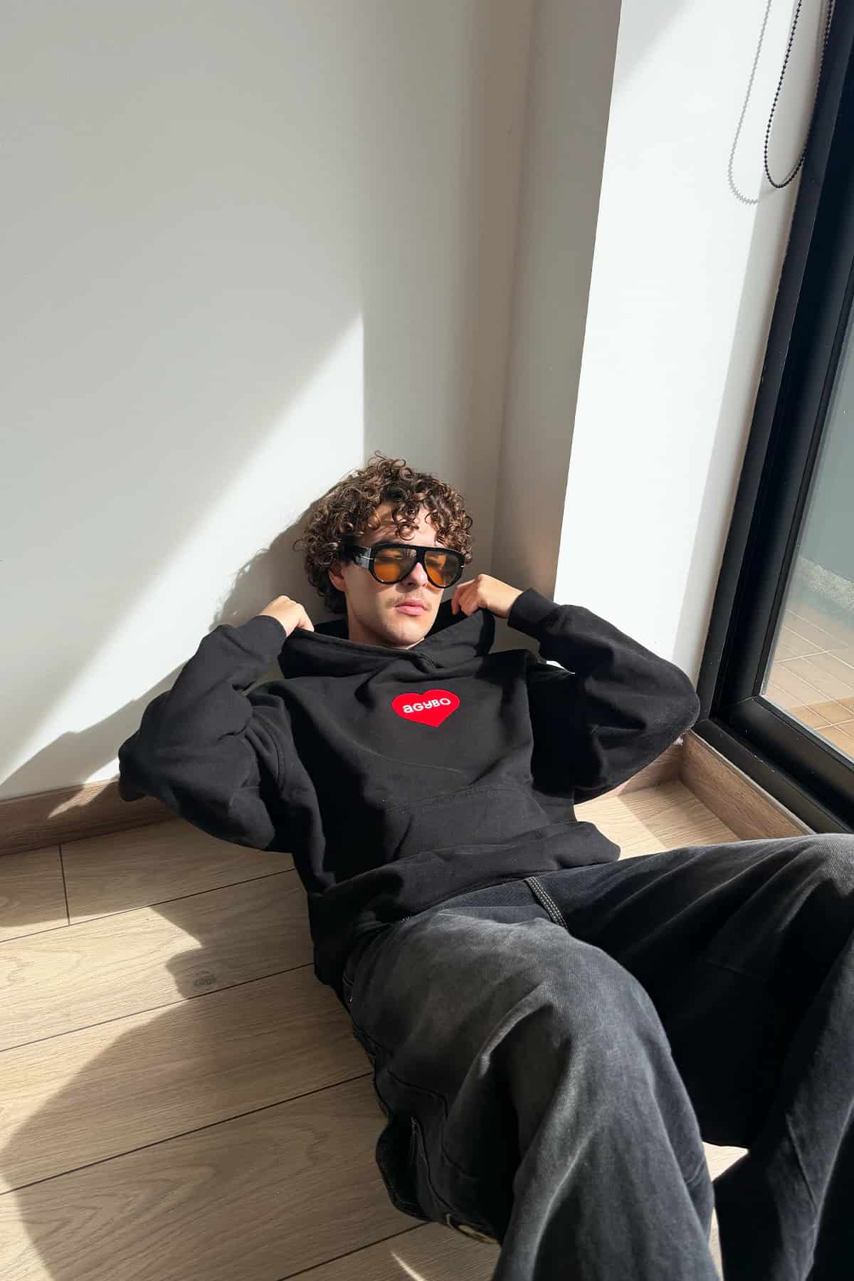 ICONIC Hoodie Black - miniatura 3
