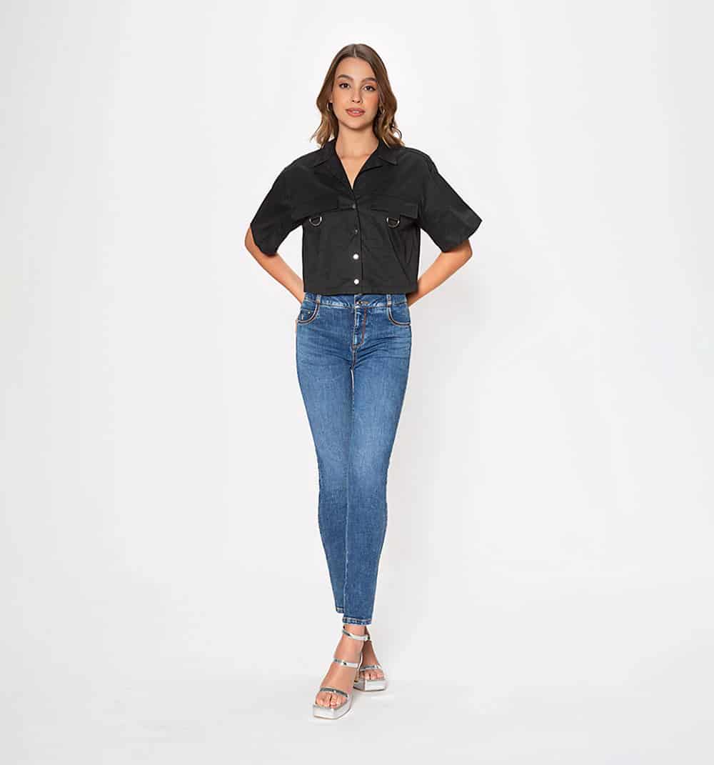 camisa tipo boxy con maxi bolsillos - miniatura 1