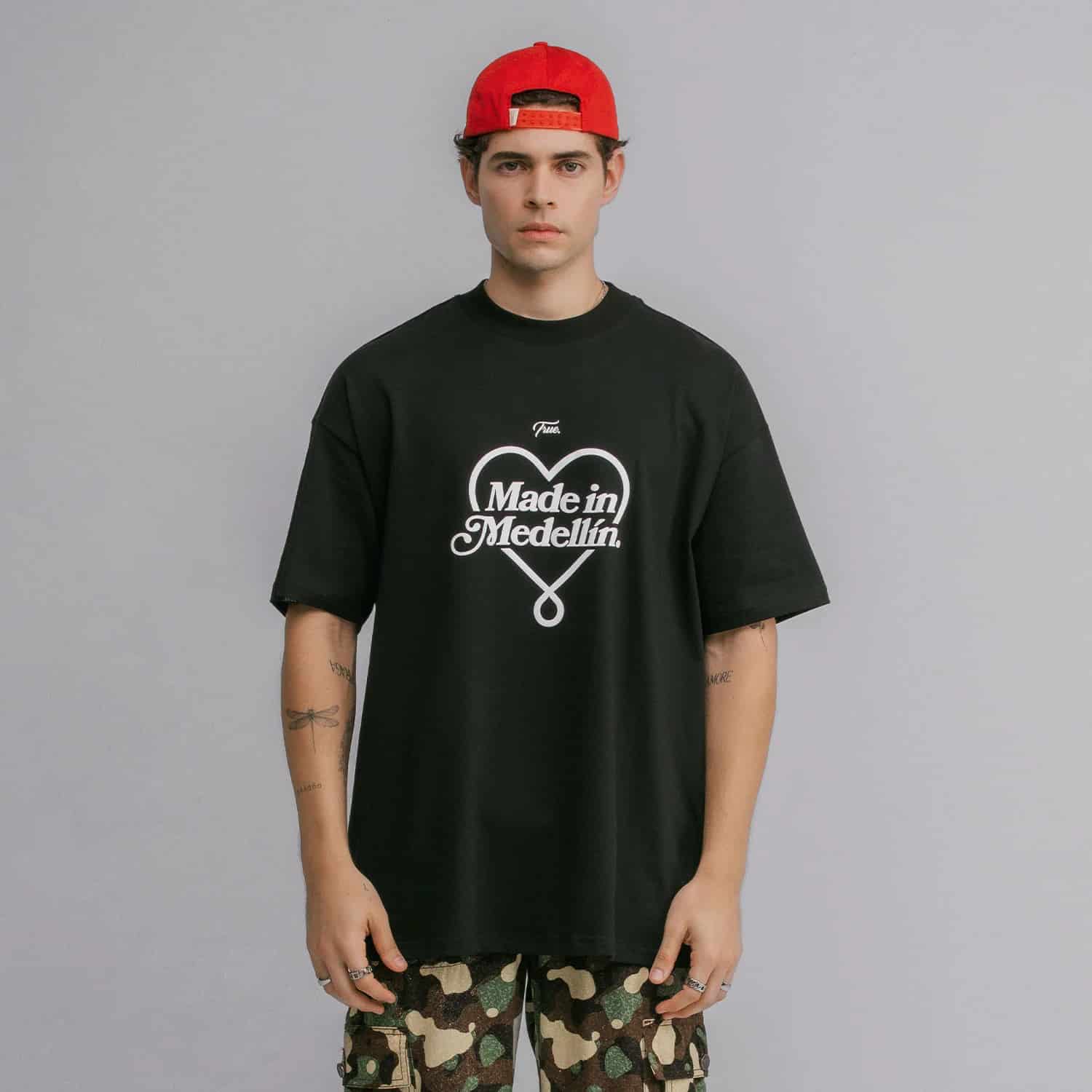 Camiseta Oversized Medellín - Negra - miniatura 8