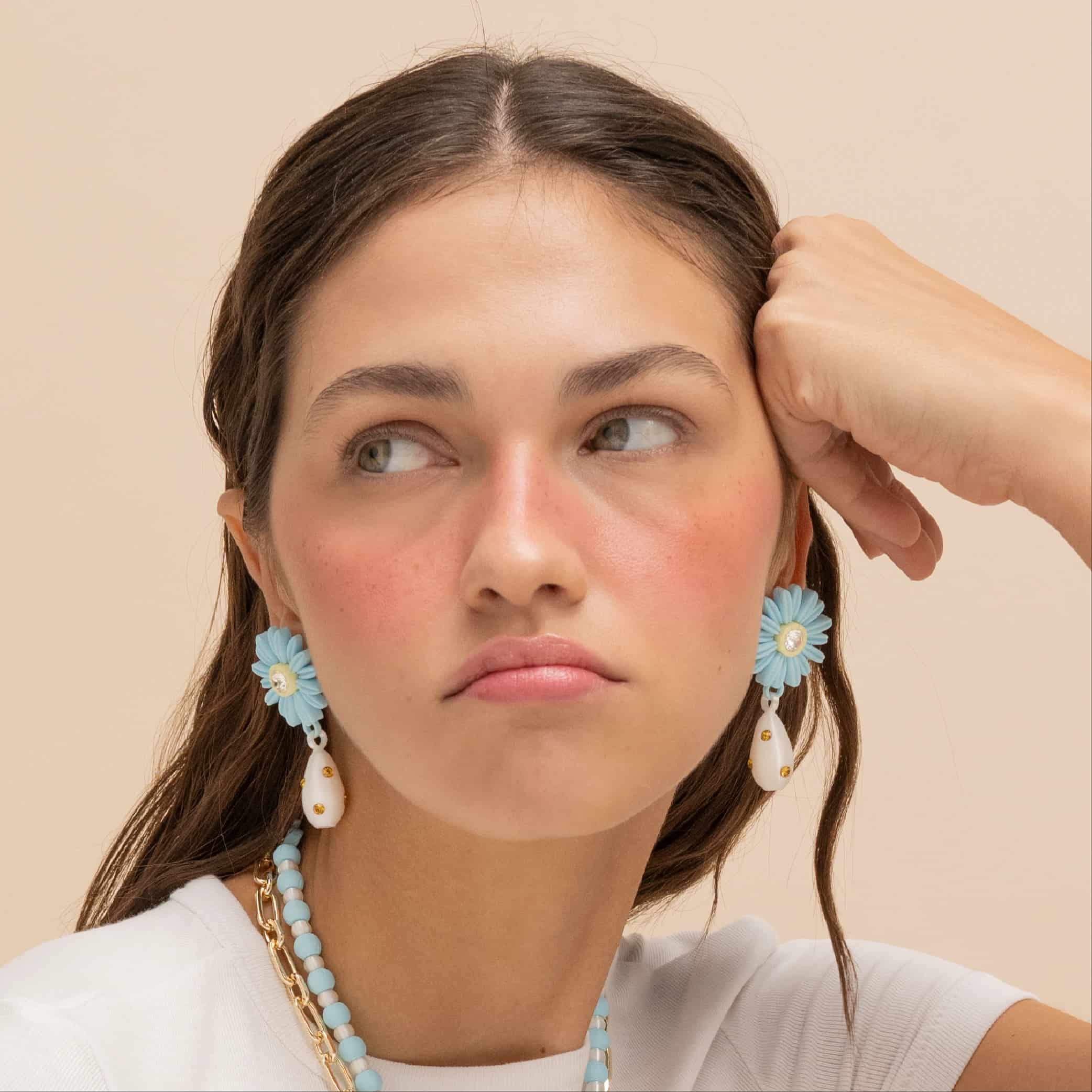 ARETES DE MARGARITA CON DIJE DE PERLA - miniatura 2