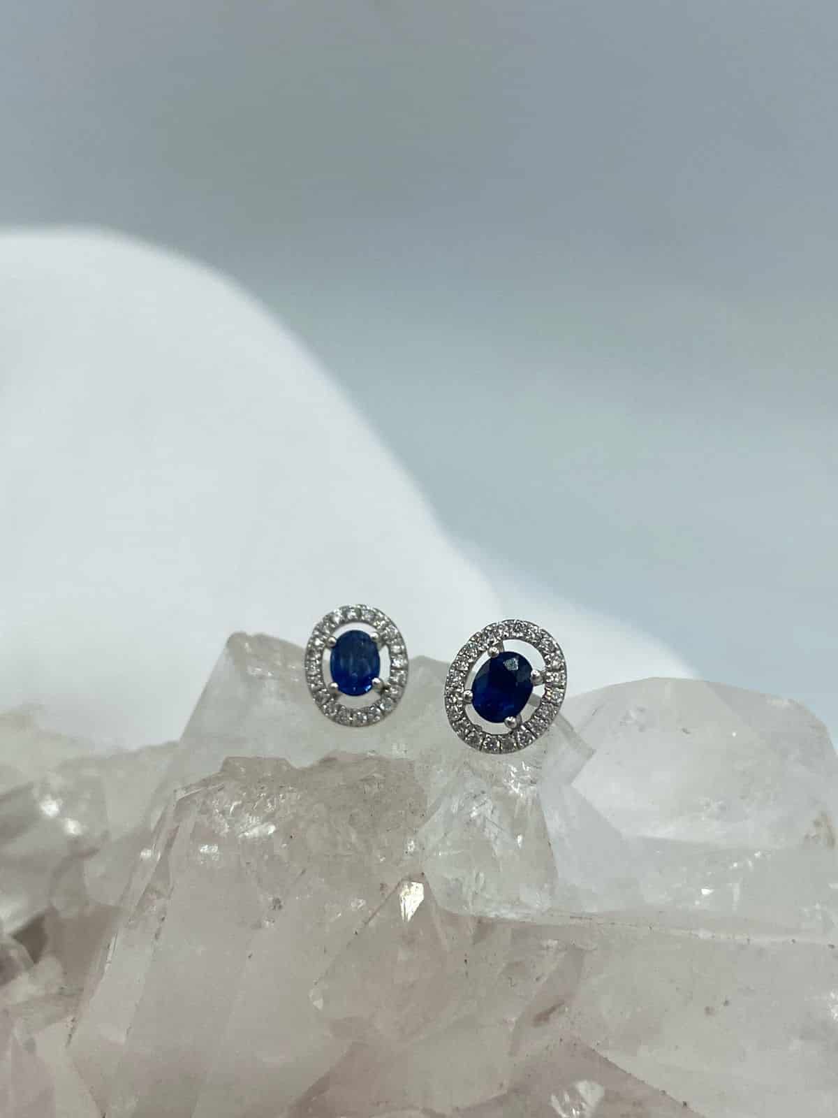 Aretes Zafiro ovalados con Diamantes en Oro Blanco 18 k - miniatura 1