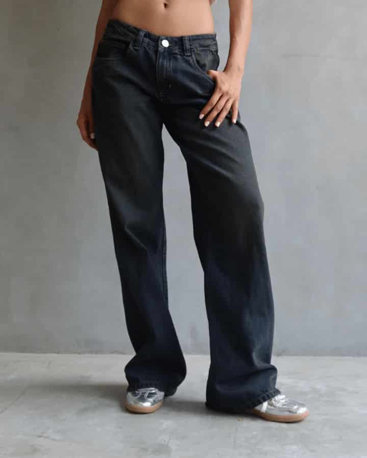 JEAN LOW WIDE FIT TIRO BAJO ANCHO AZUL DIRTY WASHED - miniatura 1