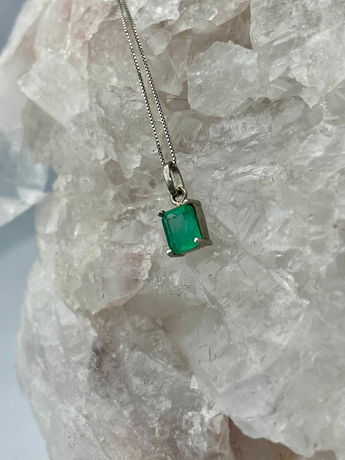 Dije Esmeralda en Oro Blanco 18K - miniatura 1