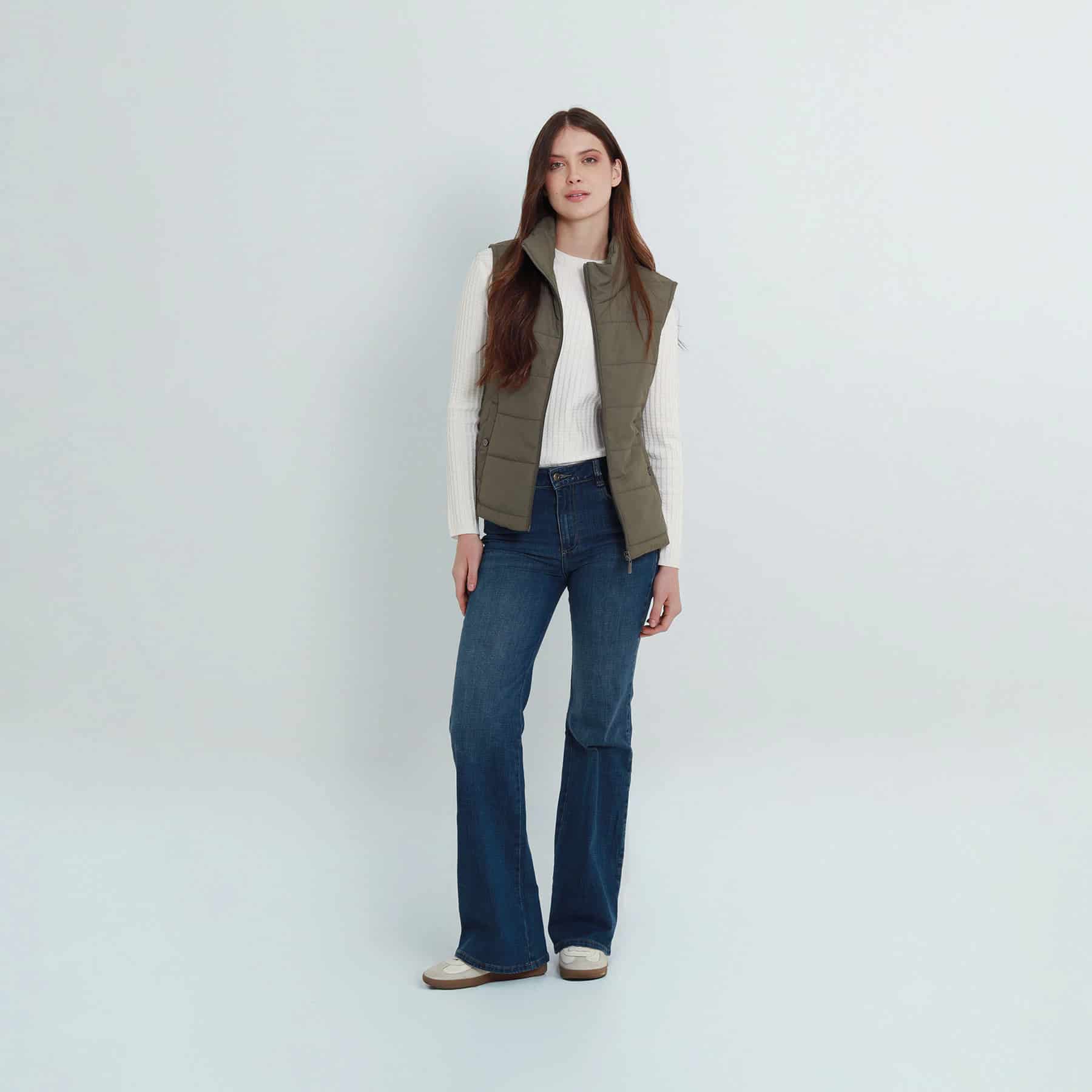 Chaleco acolchado liviano cuello alto - miniatura 11
