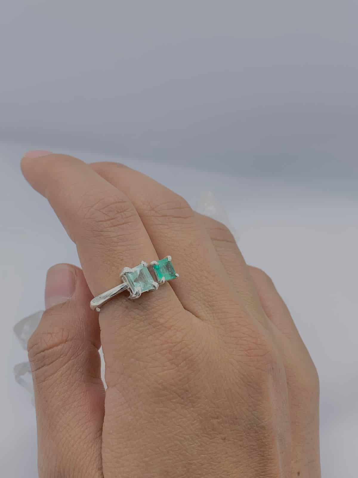 Anillo doble Esmeralda Colección Armonía Dual - miniatura 2