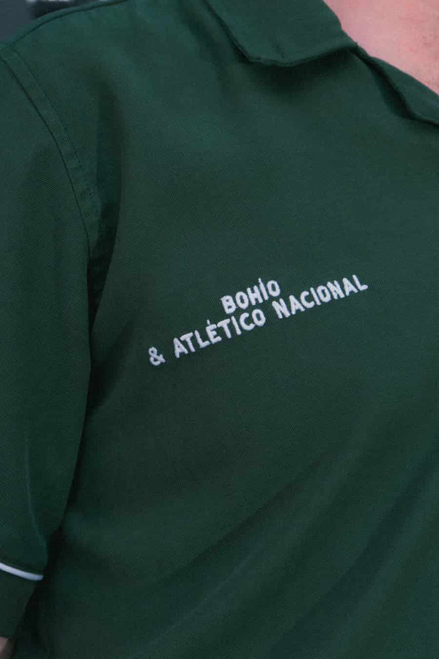 CAMISA VERDE PINO ESTO ES NACIONAL BOHIO - miniatura 6
