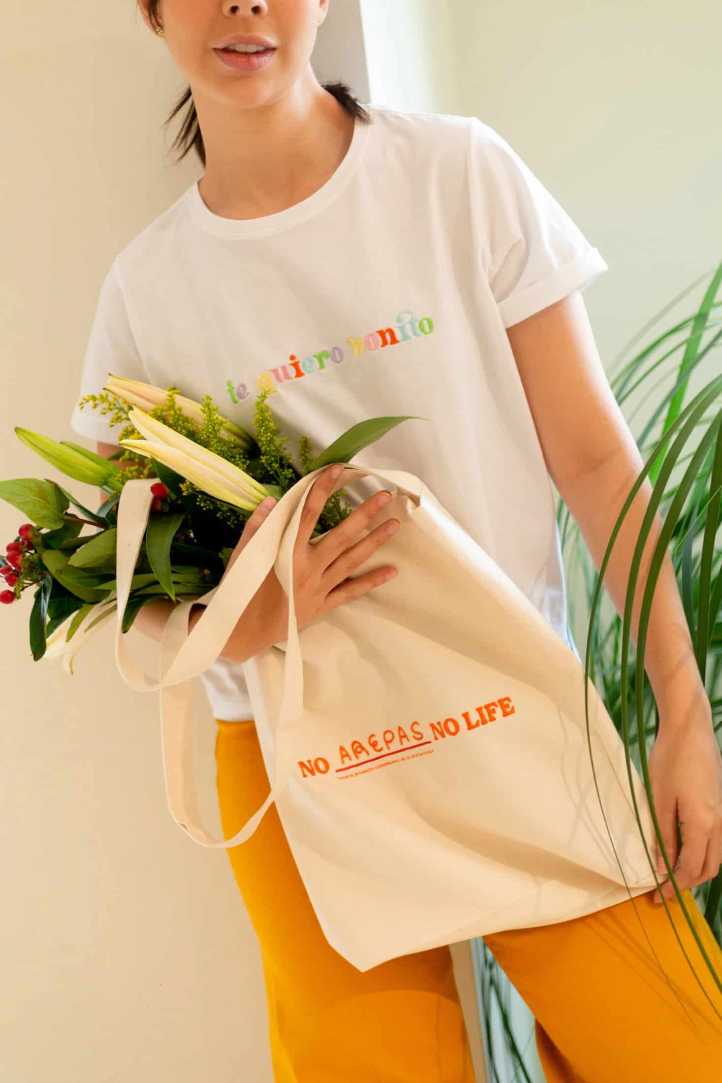 Te Quiero Bonito Embroidered Oversized Tee - miniatura 1