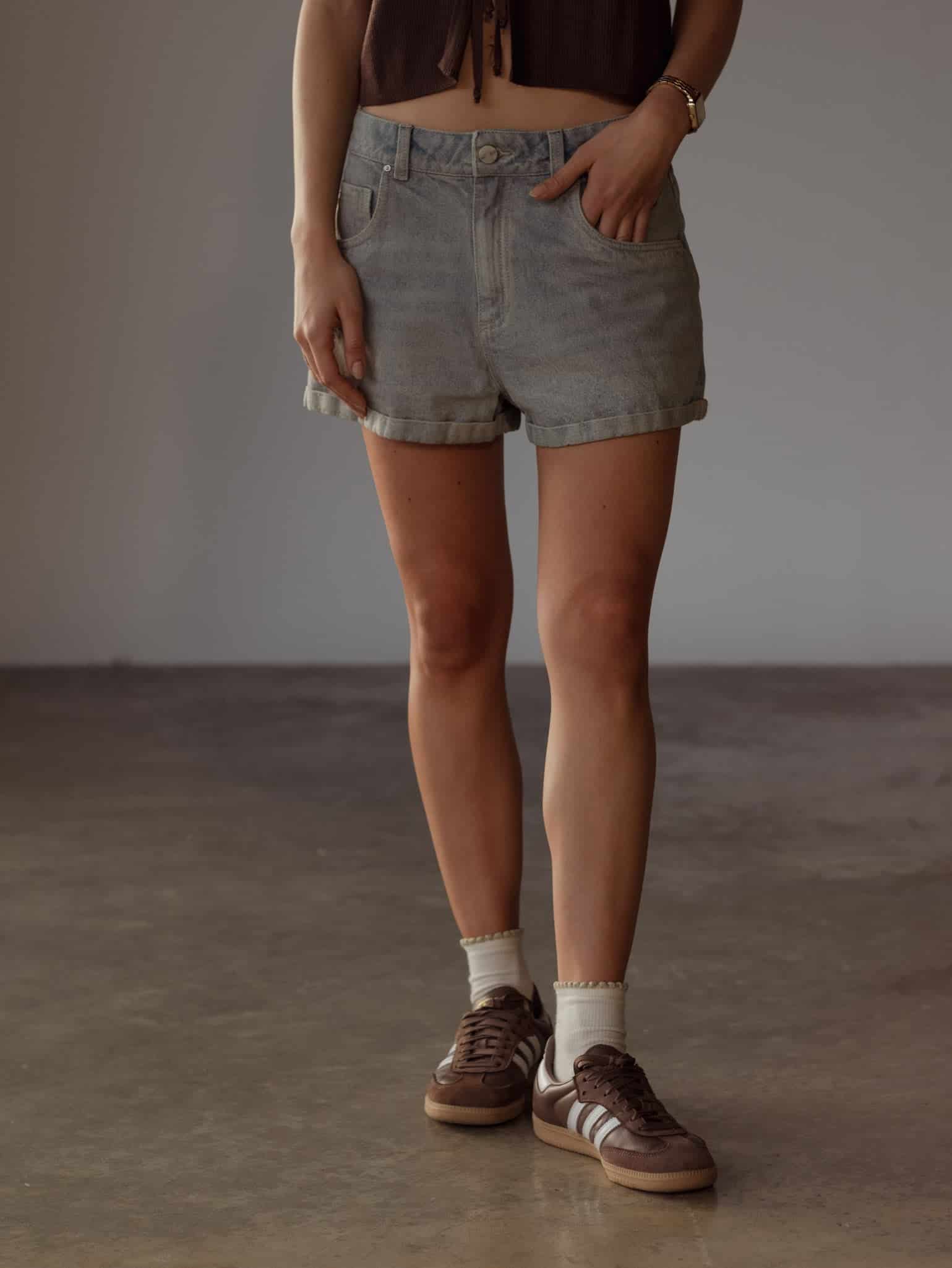 LOW RISE DENIM SHORT  - DIRTY ICE BLUE - miniatura 10