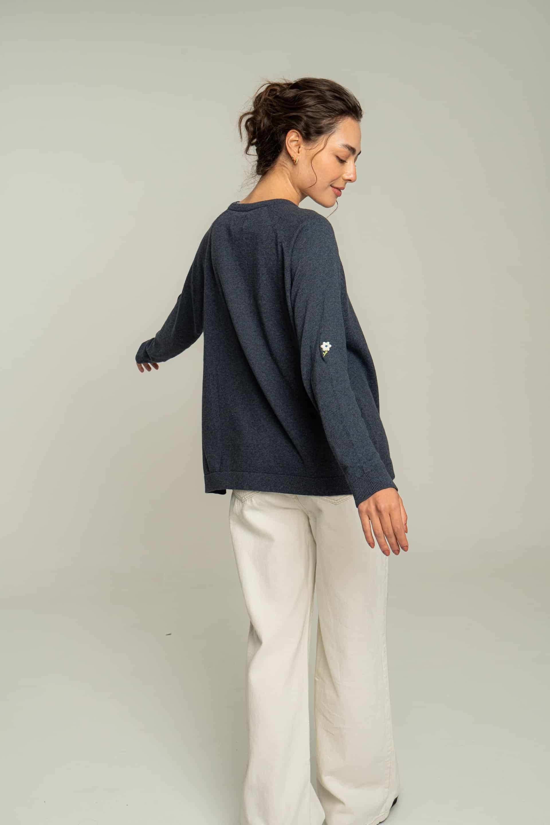 Sweater flores bordadas - azul petróleo - miniatura 5