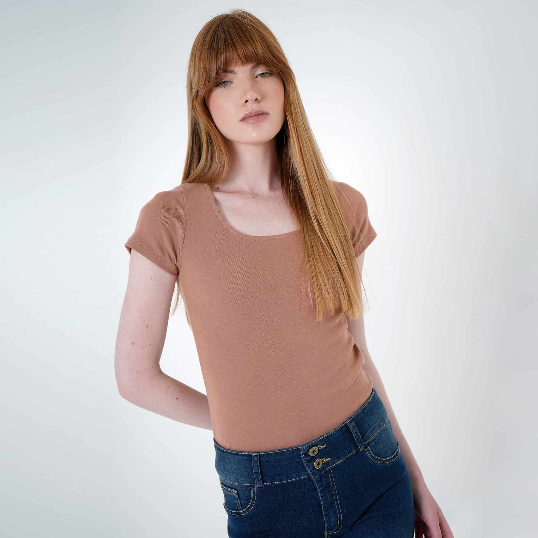 Camiseta escote en U manga corta - miniatura 3