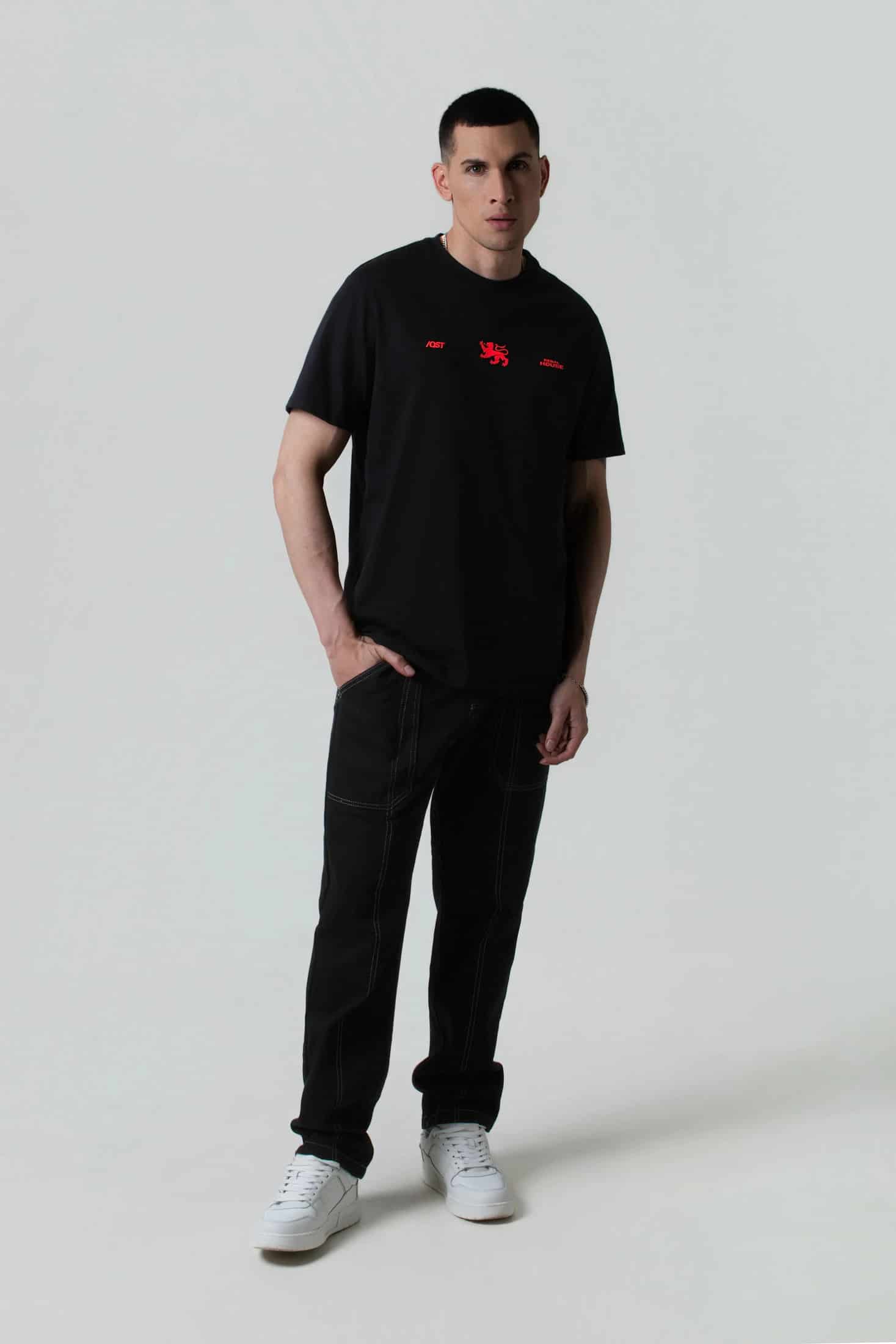 CAMISETA ESPECIAL ESTAMPADO LOCALIZADO COLOR NEGRO - miniatura 2